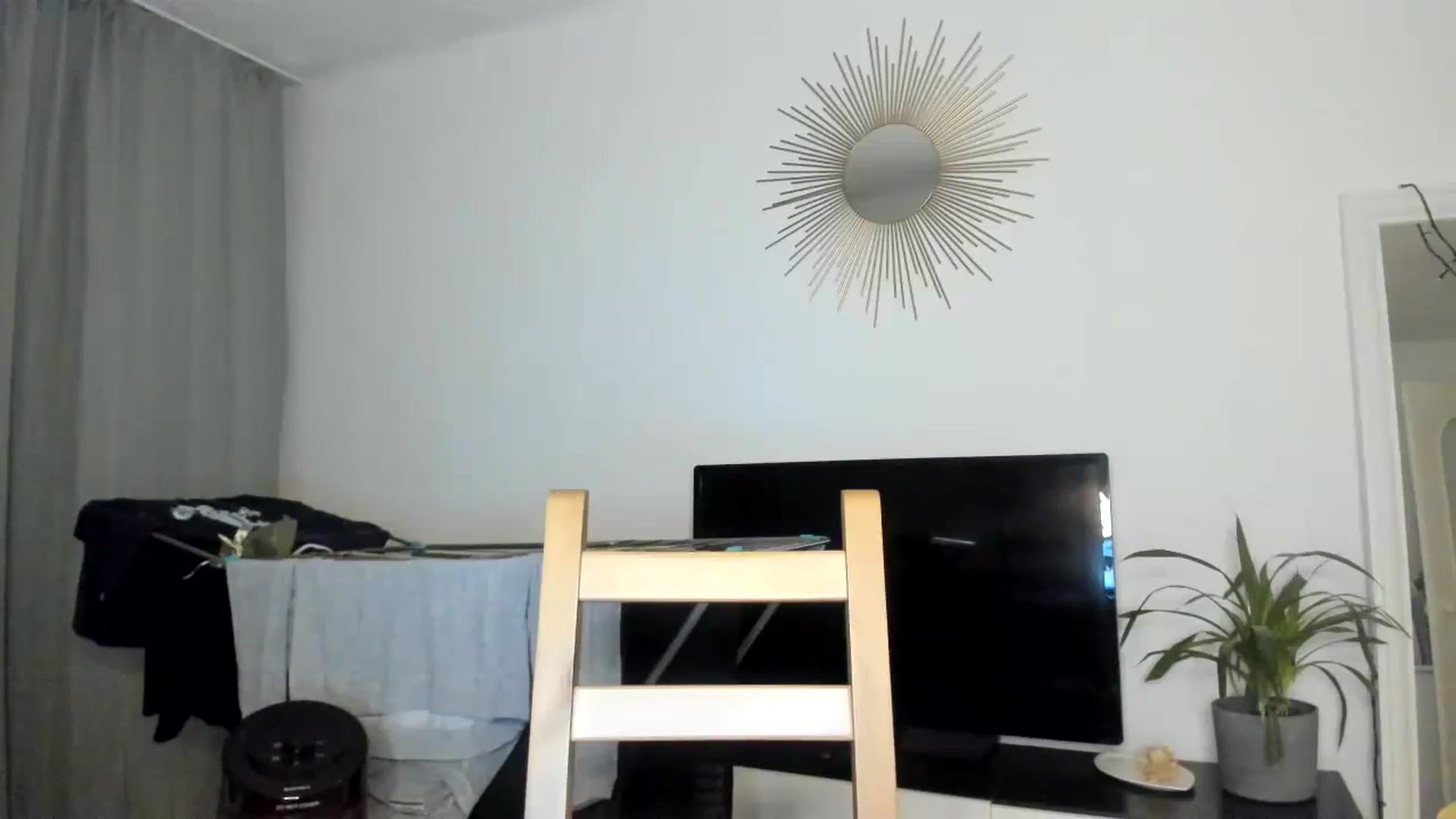 Gallery image thumbnail from clepssydra's myfreecams stream on, 10/29/2023, 19:22 image 4 of 20