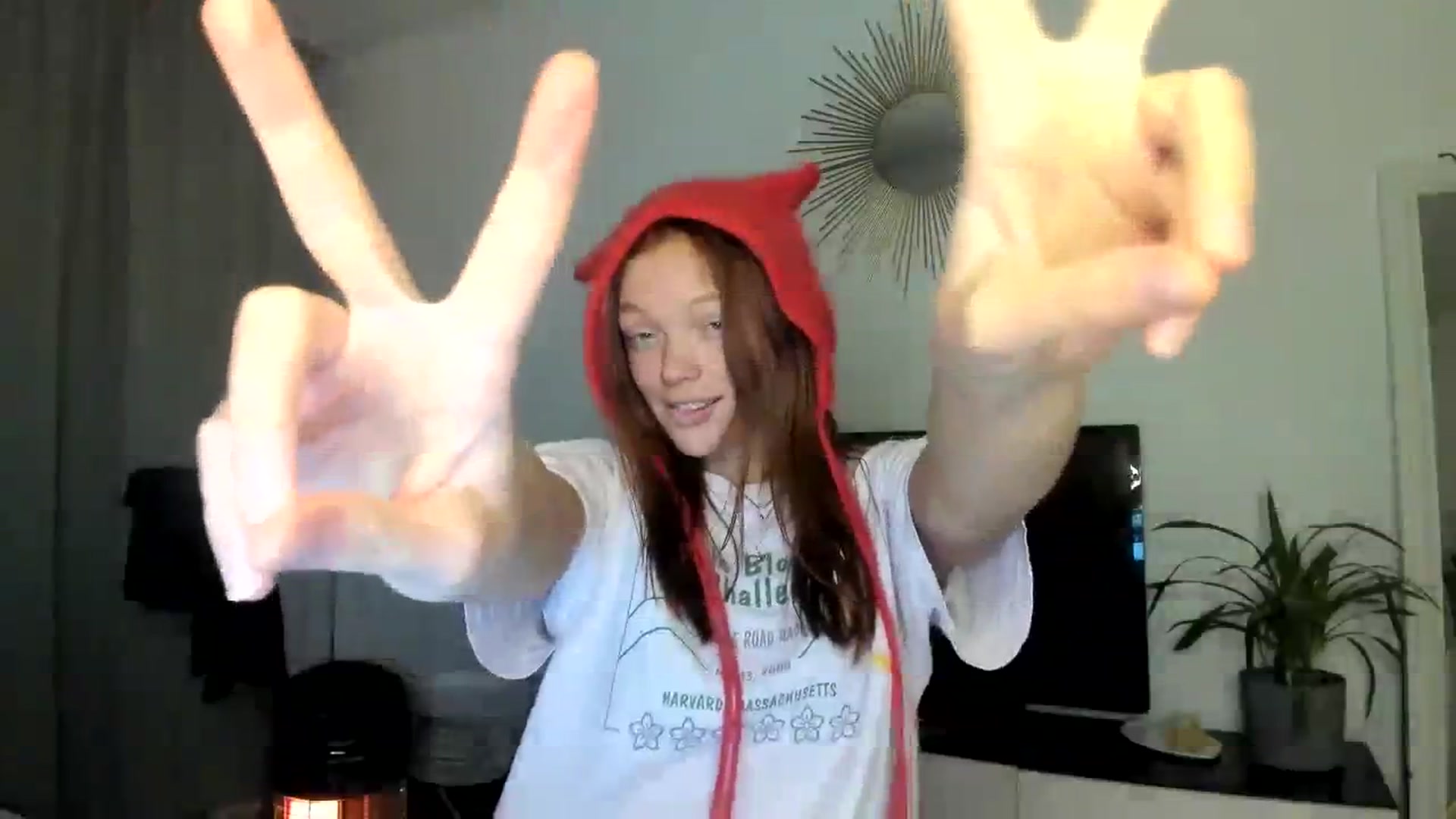 Gallery image thumbnail from clepssydra's myfreecams stream on, 10/29/2023, 19:22 image 12 of 20