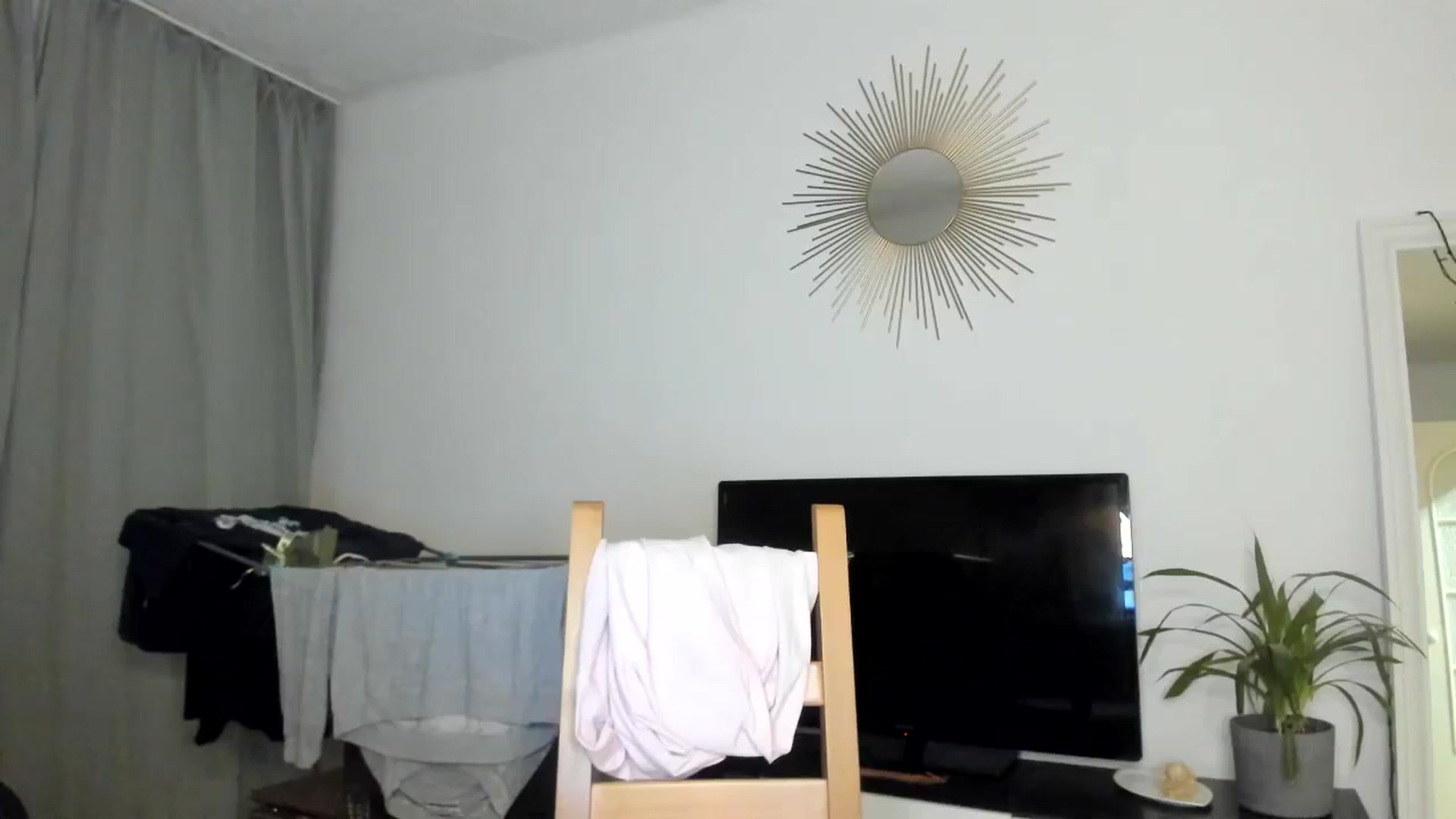 Gallery image thumbnail from clepssydra's myfreecams stream on, 10/29/2023, 21:20 image 8 of 20