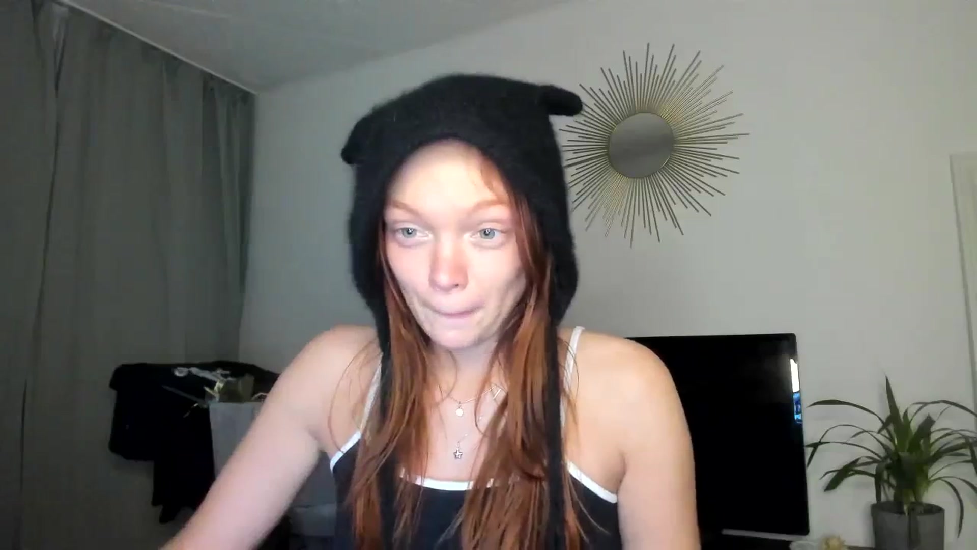 Gallery image thumbnail from clepssydra's myfreecams stream on, 10/29/2023, 21:20 image 16 of 20