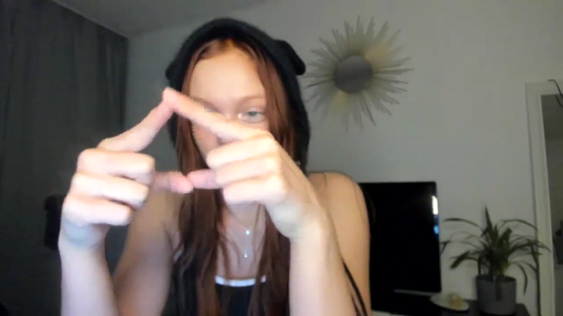 Gallery image thumbnail from clepssydra's myfreecams stream on, 10/29/2023, 21:20 image 6 of 20