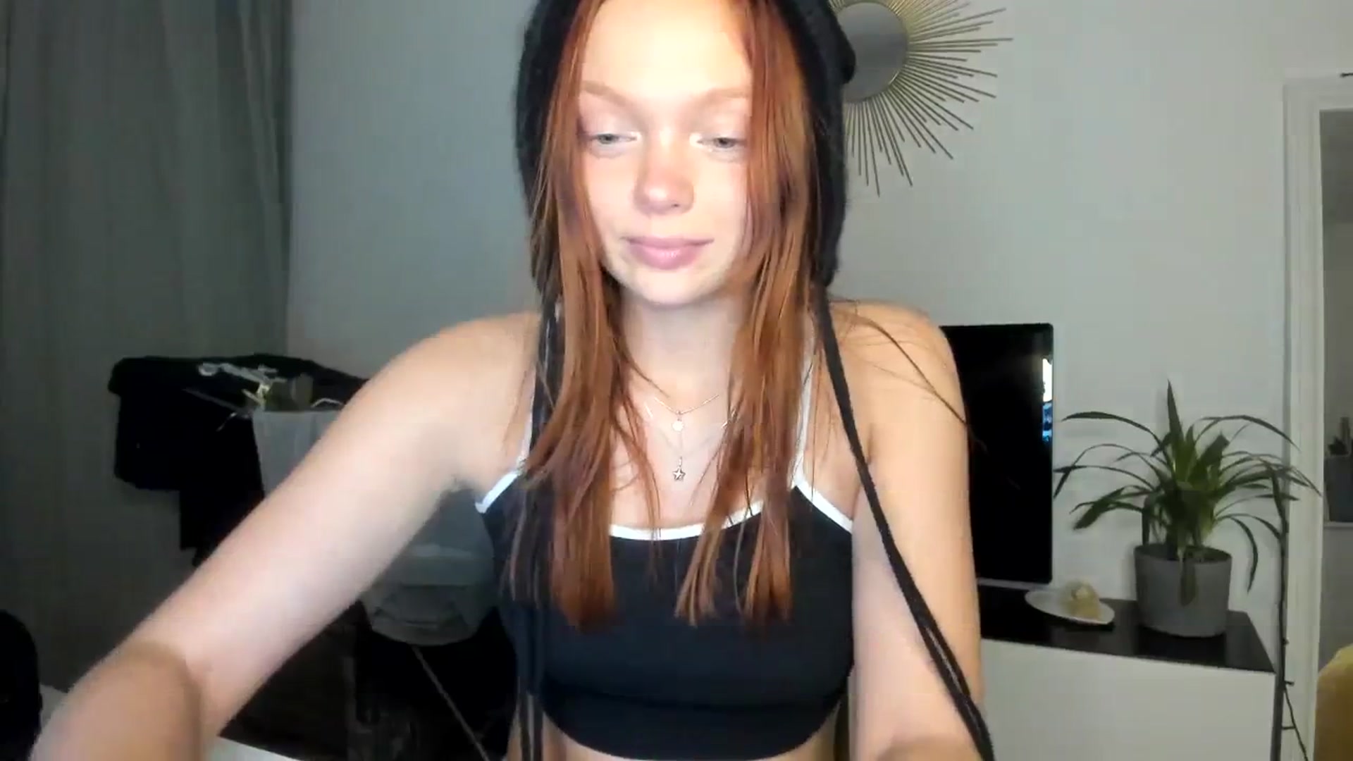Gallery image thumbnail from clepssydra's myfreecams stream on, 10/29/2023, 21:20 image 5 of 20