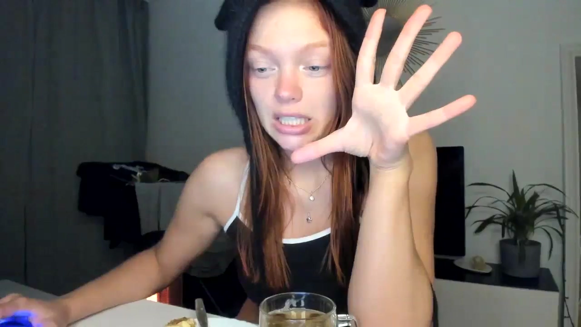 Gallery image thumbnail from clepssydra's myfreecams stream on, 10/29/2023, 21:20 image 13 of 20