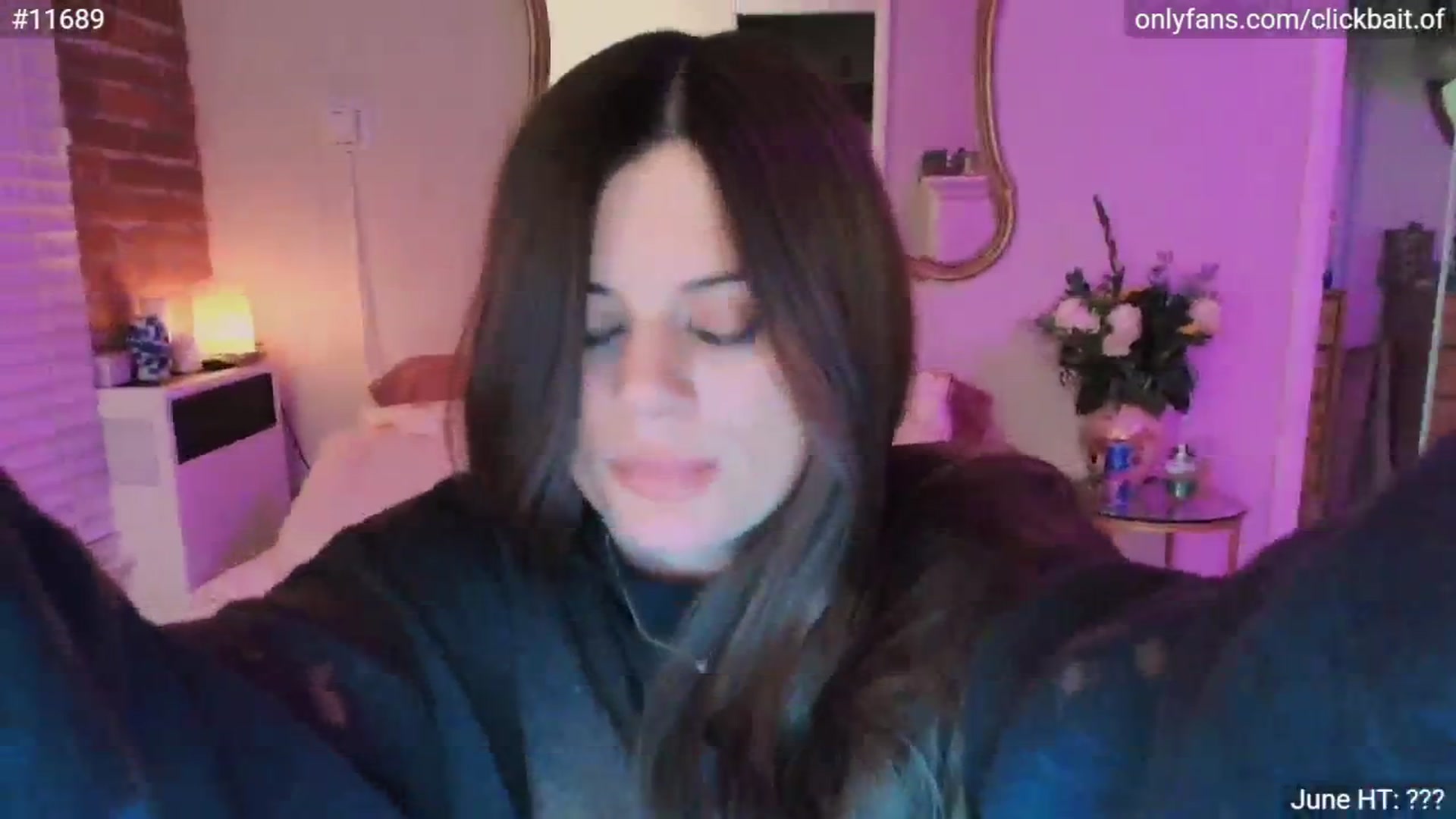 Gallery image thumbnail from clickbait_'s myfreecams stream on, 08/30/2025, 06:12 image 6 of 20