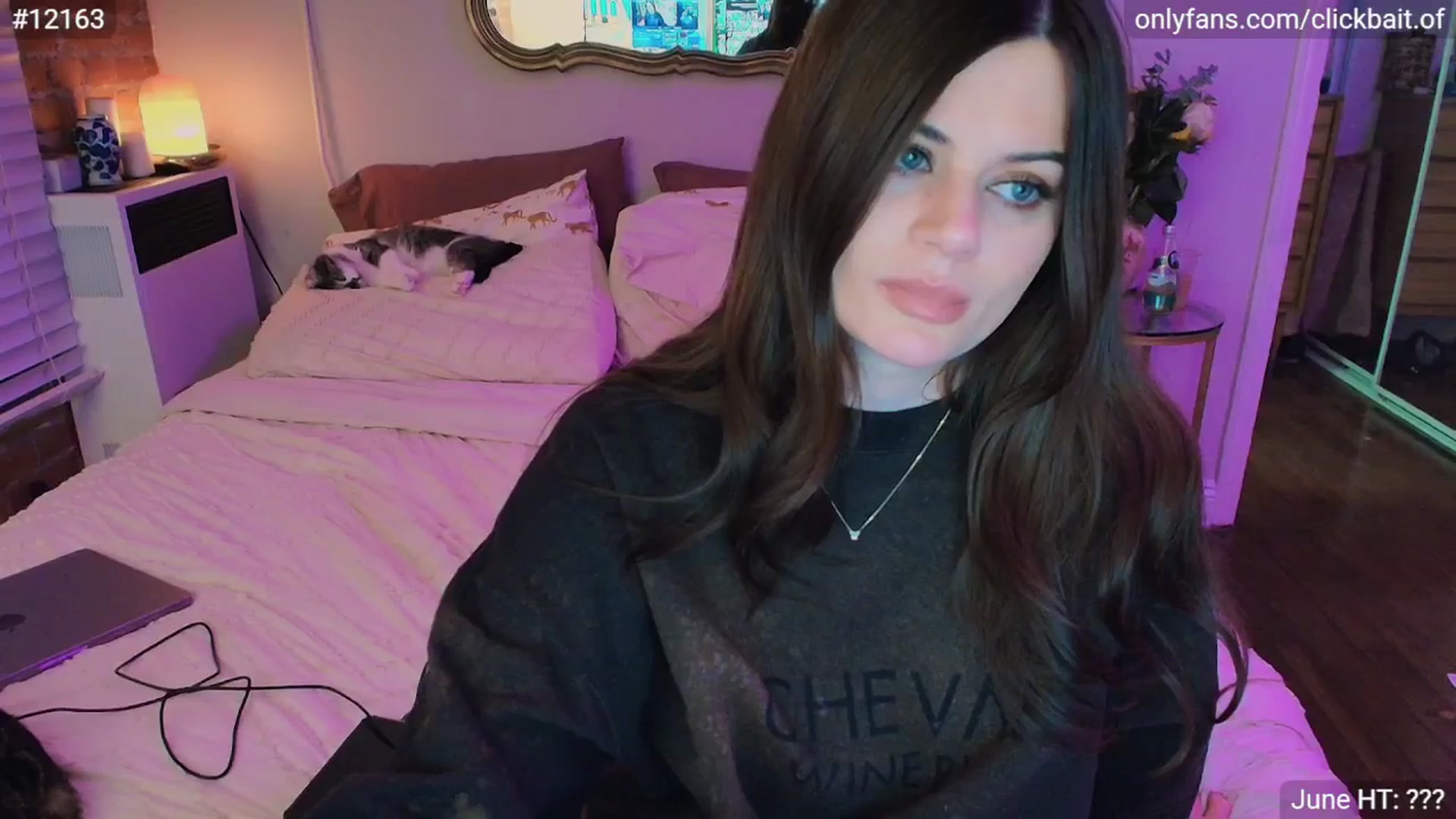 Gallery image thumbnail from clickbait_'s myfreecams stream on, 08/30/2025, 06:12 image 4 of 20