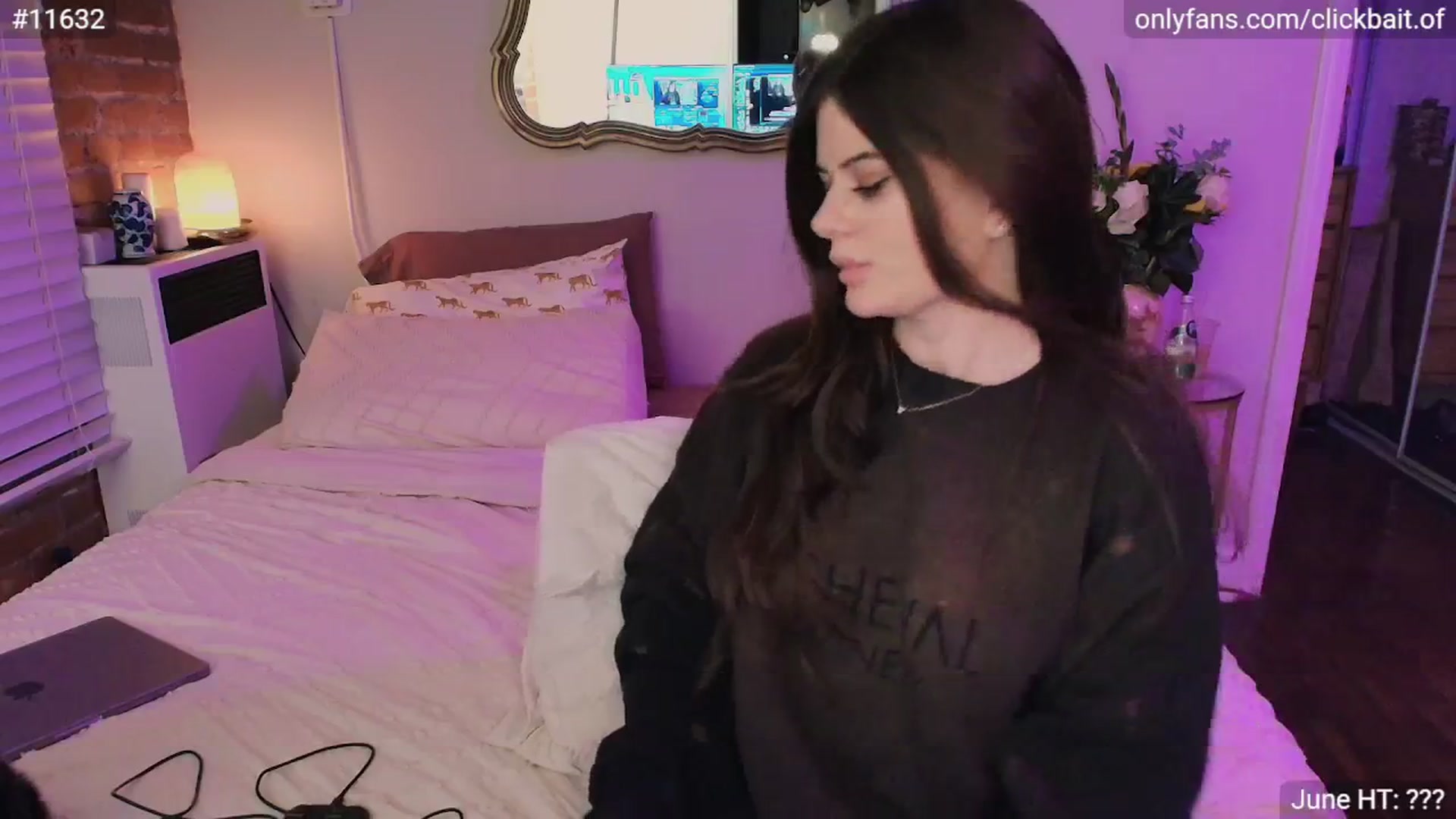 Gallery image thumbnail from clickbait_'s myfreecams stream on, 08/30/2025, 06:12 image 9 of 20