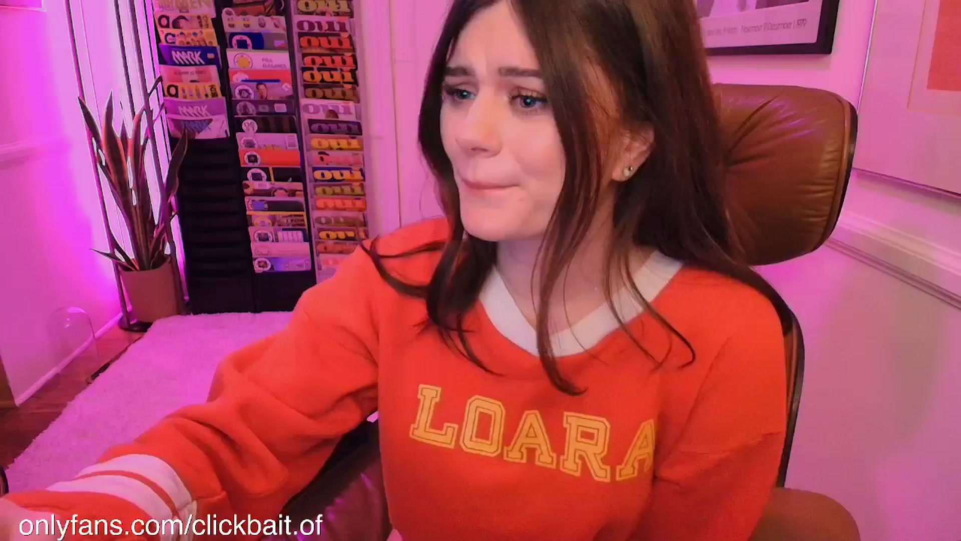 Gallery image thumbnail from clickbait_'s myfreecams stream on, 09/12/2025, 05:20 image 10 of 20
