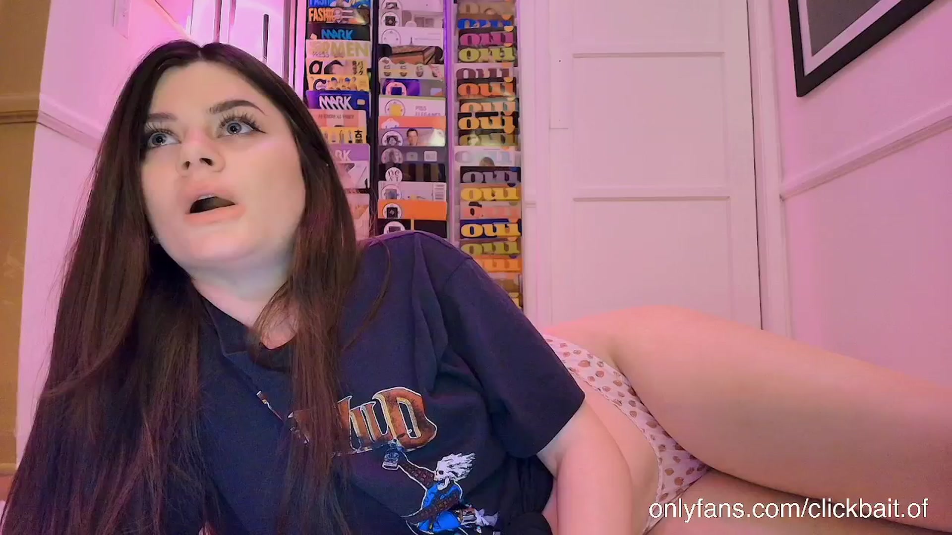 Gallery image thumbnail from clickbait_'s myfreecams stream on, 09/17/2025, 06:42 image 13 of 20