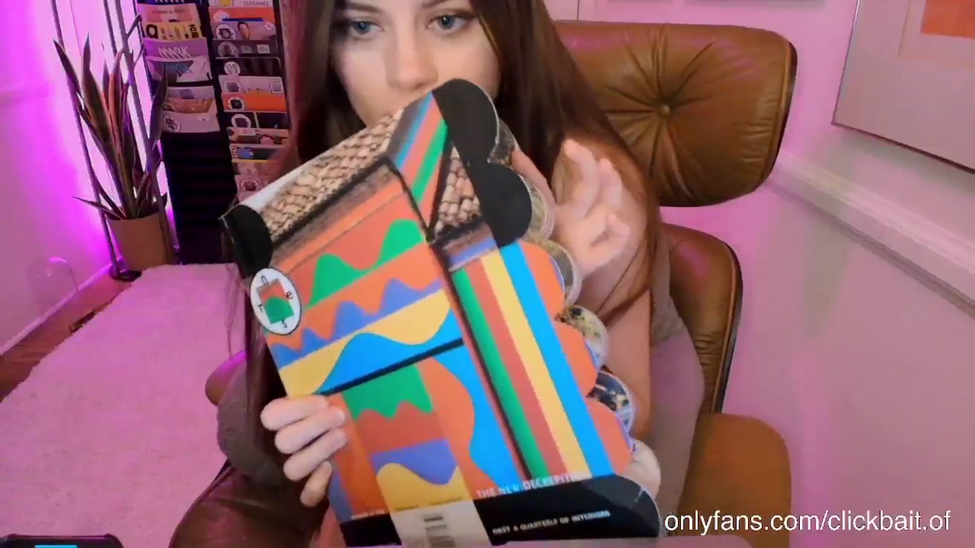 Gallery image thumbnail from clickbait_'s myfreecams stream on, 09/20/2025, 08:04 image 5 of 20