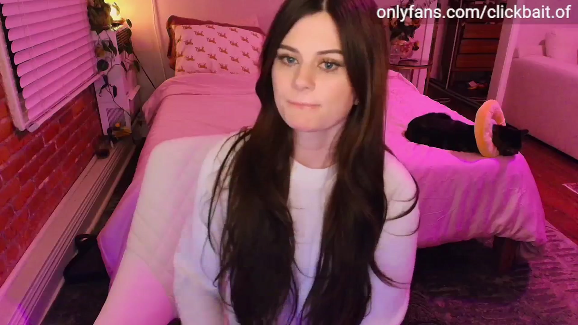 Gallery image thumbnail from clickbait_'s myfreecams stream on, 10/27/2025, 05:47 image 19 of 20