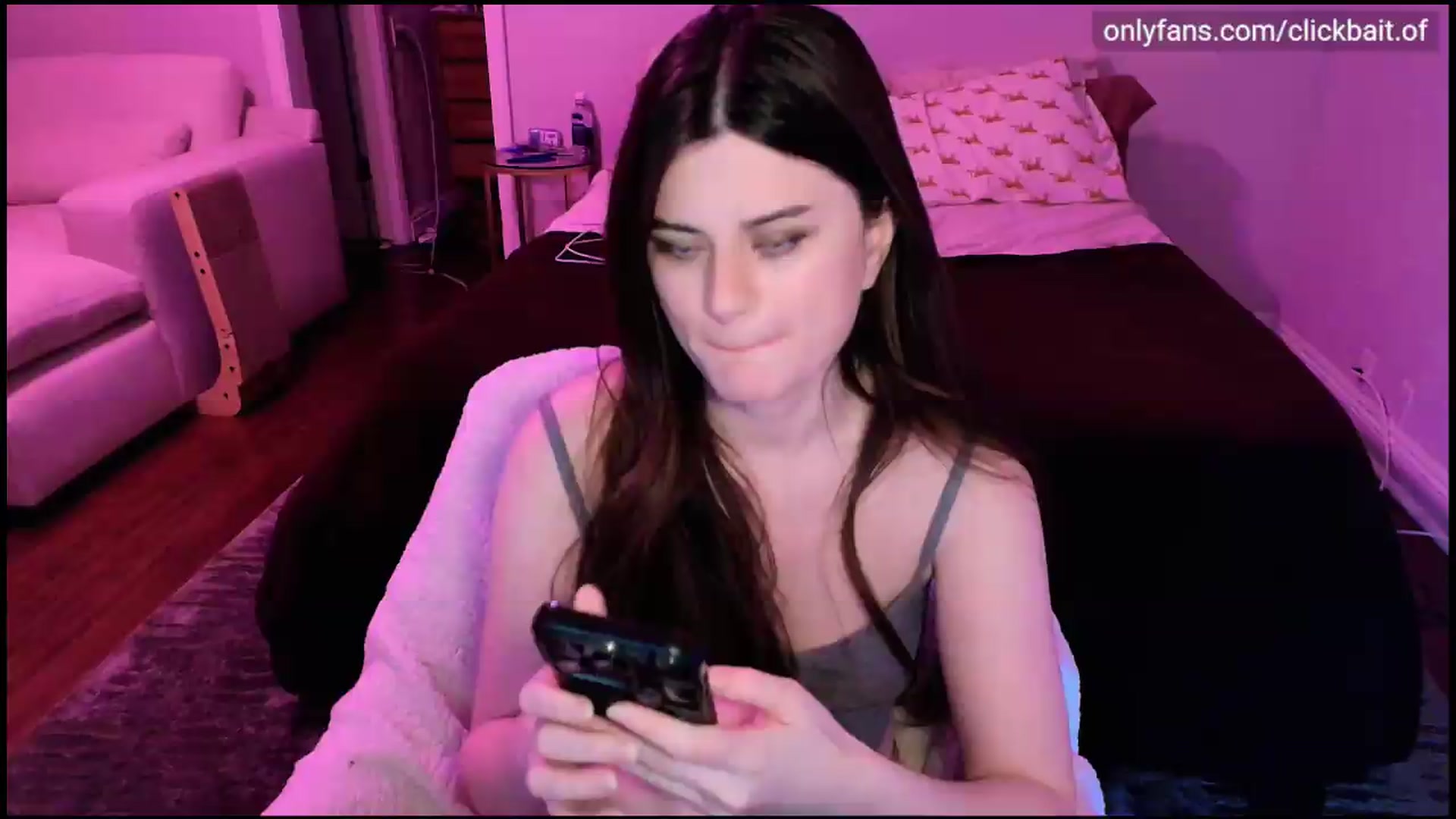 Gallery image thumbnail from clickbait_'s myfreecams stream on, 08/05/2026, 08:32 image 16 of 20