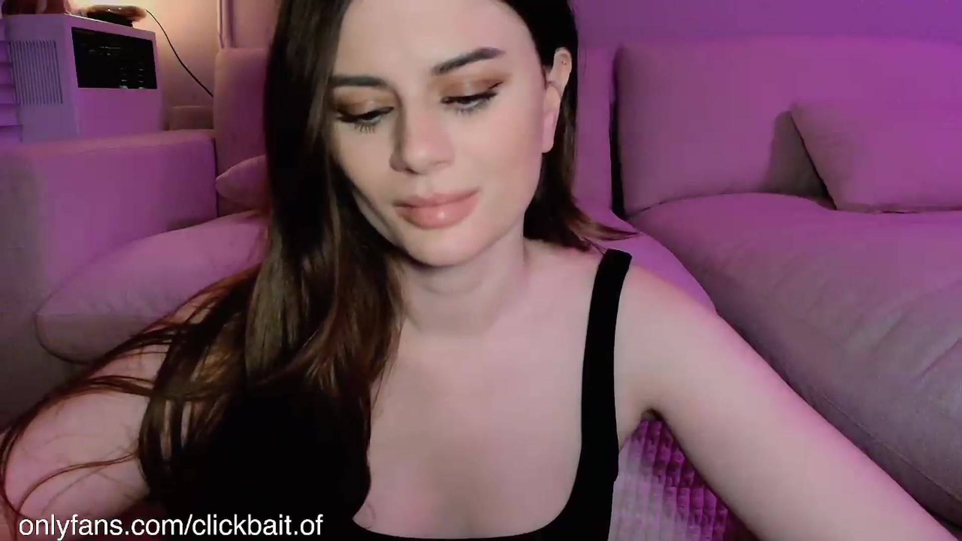 Gallery image thumbnail from clickbait_'s myfreecams stream on, 08/17/2026, 08:45 image 12 of 20