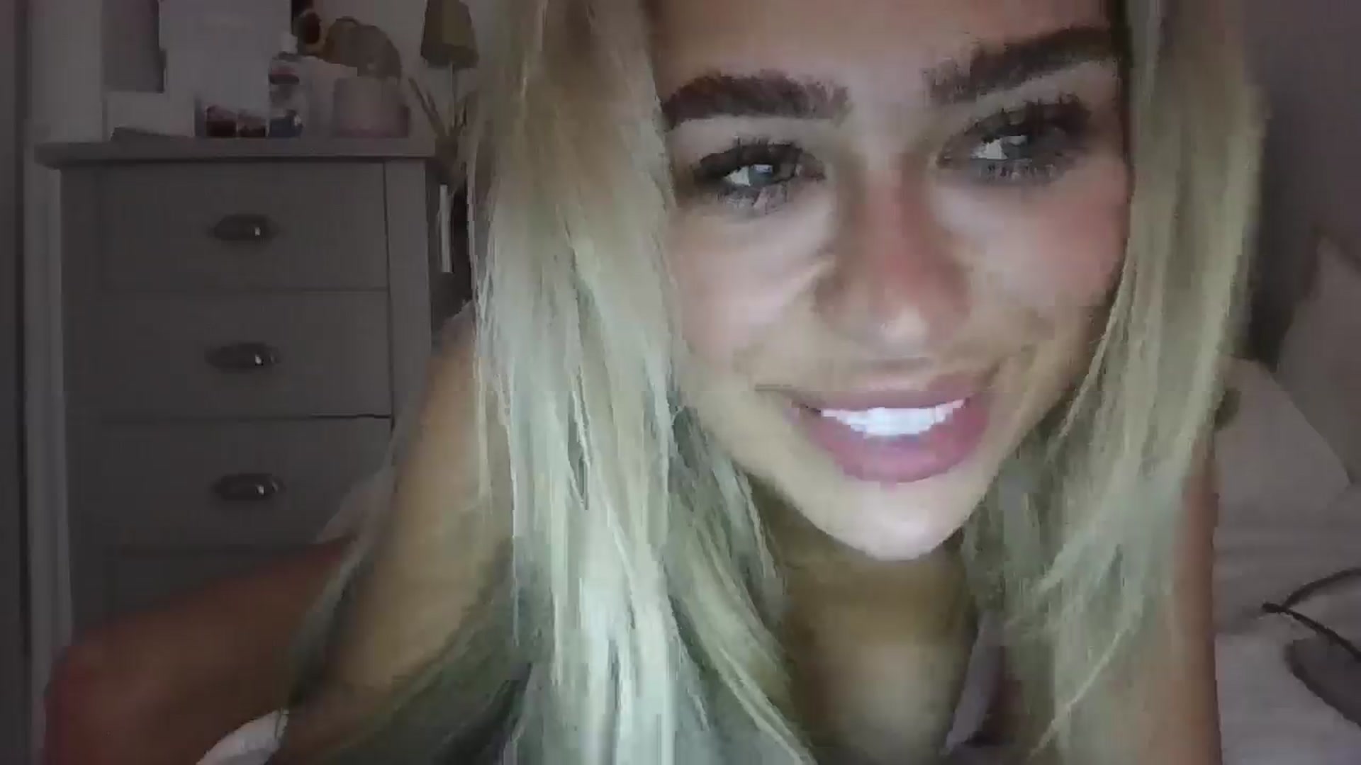 Gallery image thumbnail from cloexx0174's myfreecams stream on, 11/27/2025, 21:42 image 14 of 20