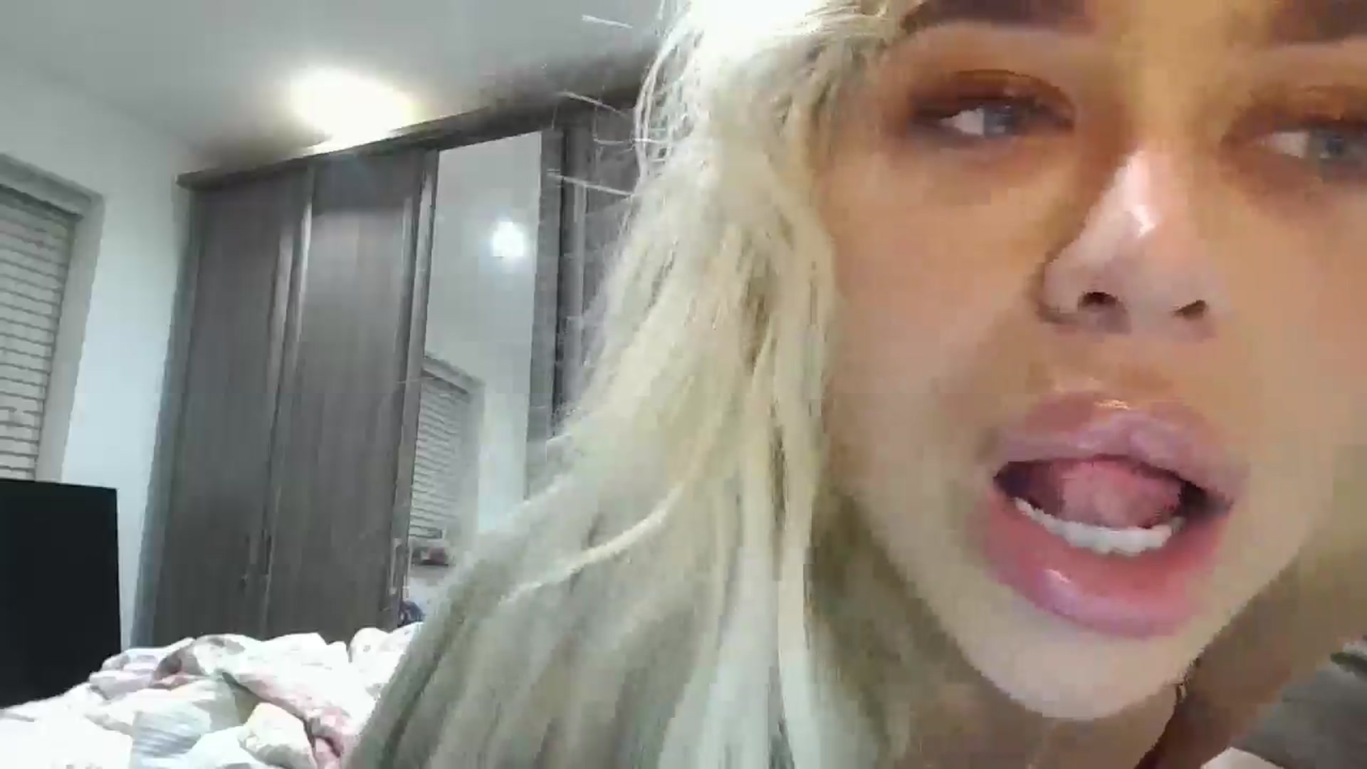 Gallery image thumbnail from cloexx0174's myfreecams stream on, 12/03/2025, 20:27 image 3 of 20