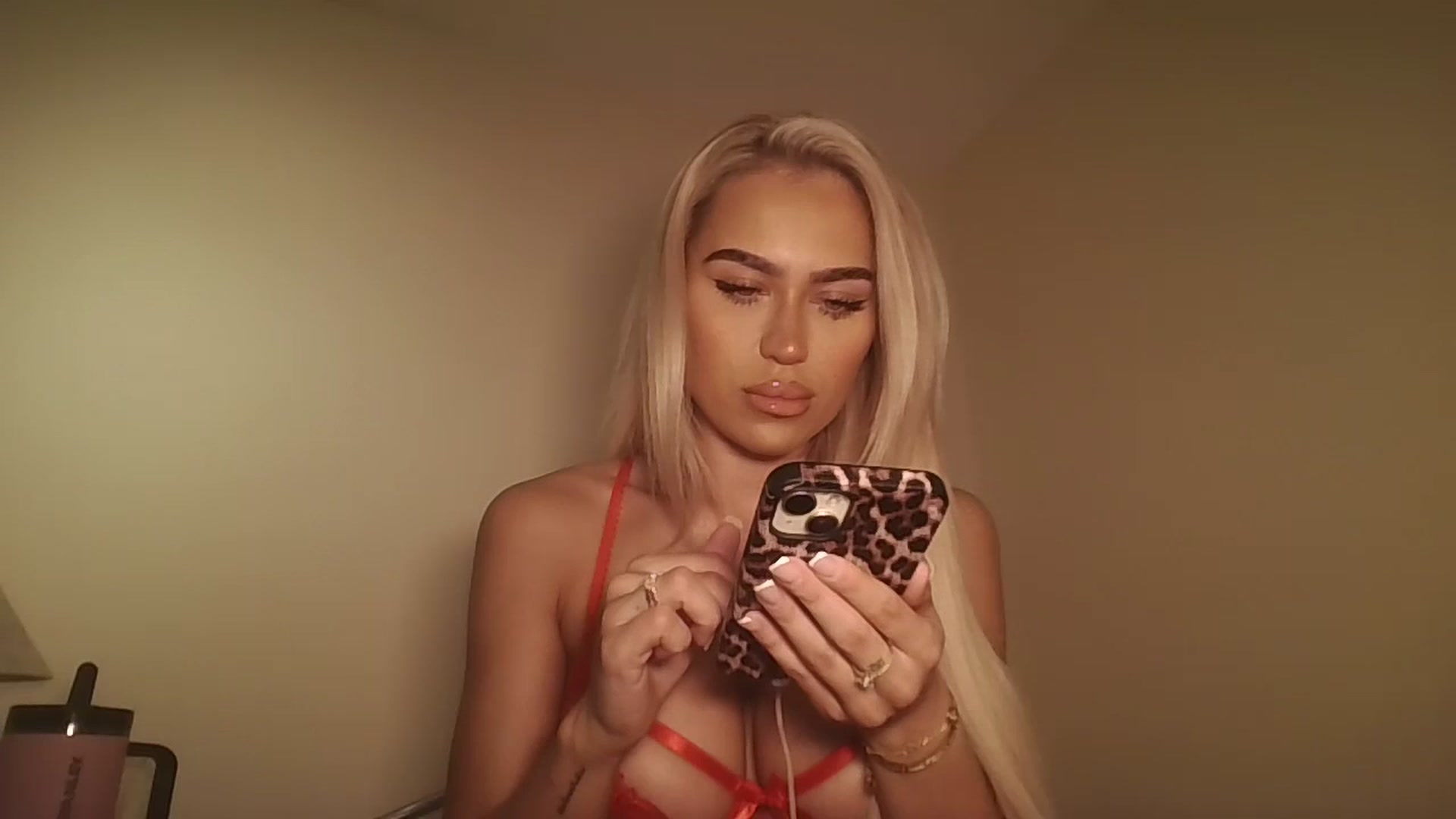 Gallery image thumbnail from cloexx0174's myfreecams stream on, 01/27/2026, 23:34 image 13 of 20