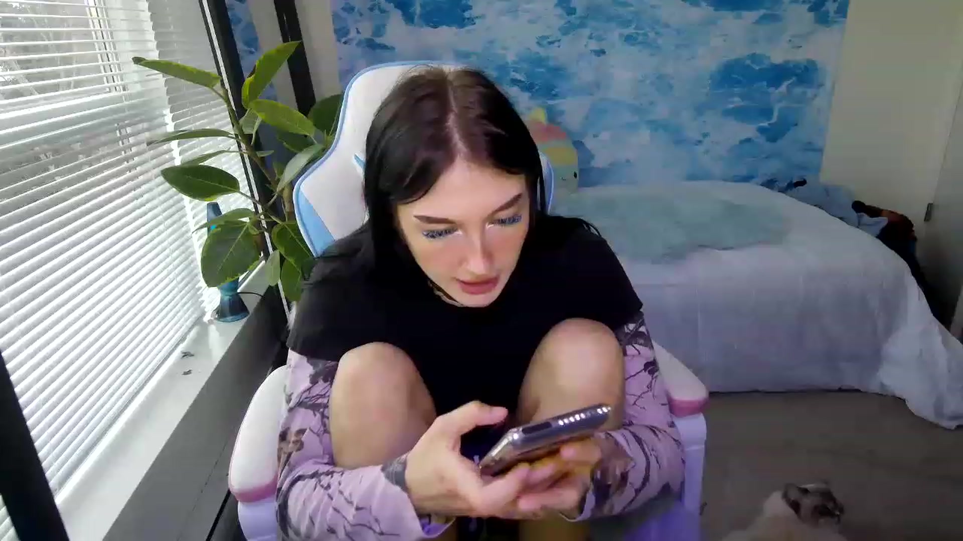 Gallery image thumbnail from cloverslucky's myfreecams stream on, 03/24/2023, 02:17 image 5 of 20