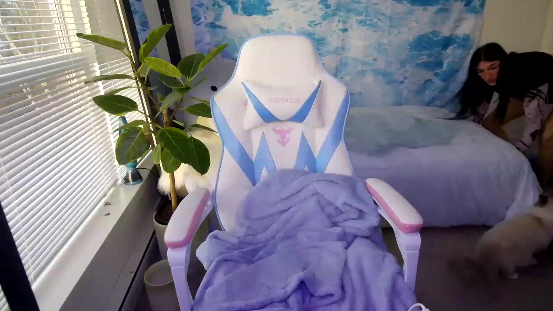 Gallery image thumbnail from cloverslucky's myfreecams stream on, 03/24/2023, 02:17 image 13 of 20