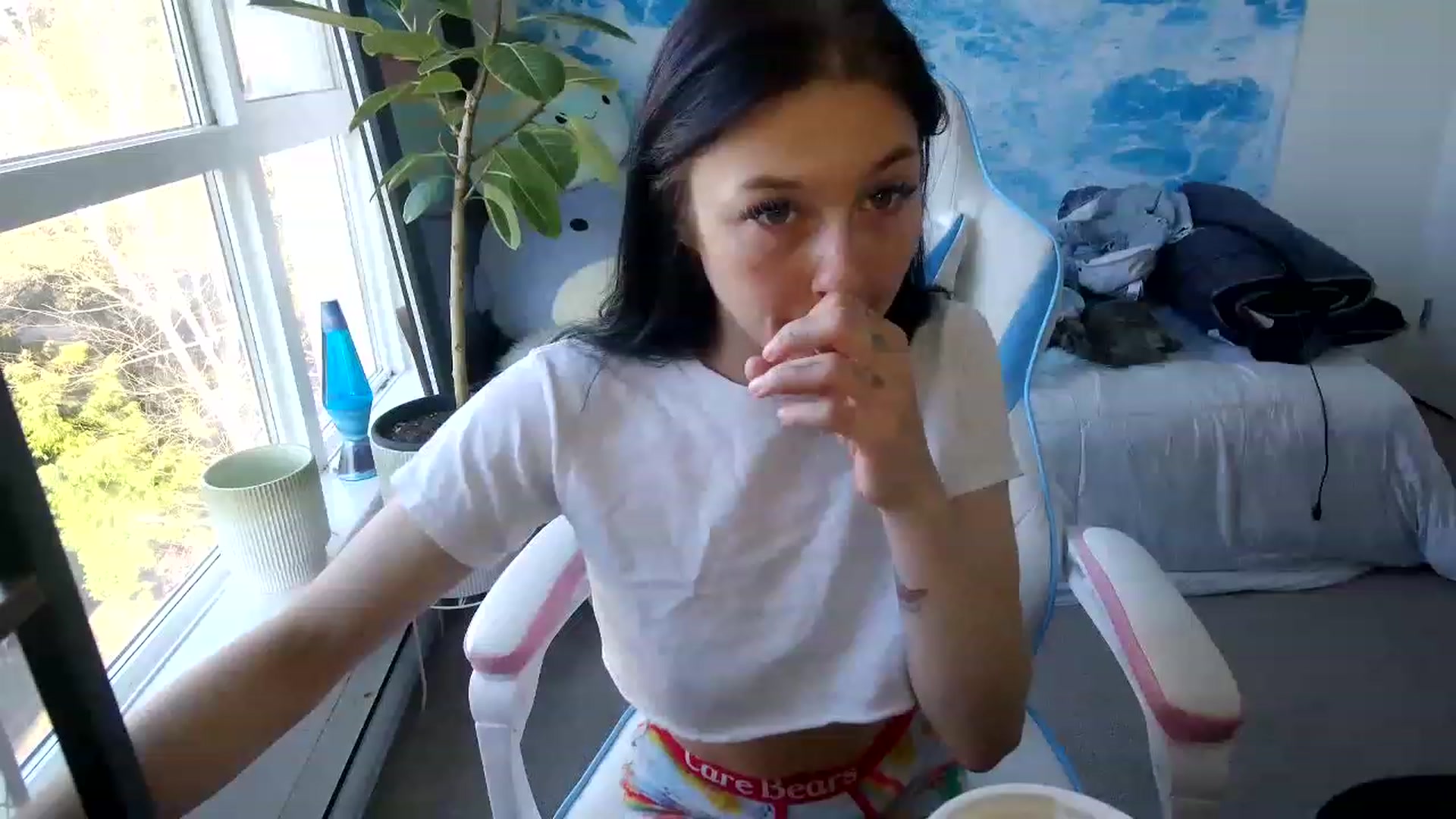 Gallery image thumbnail from cloverslucky's myfreecams stream on, 04/02/2023, 24:51 image 1 of 20