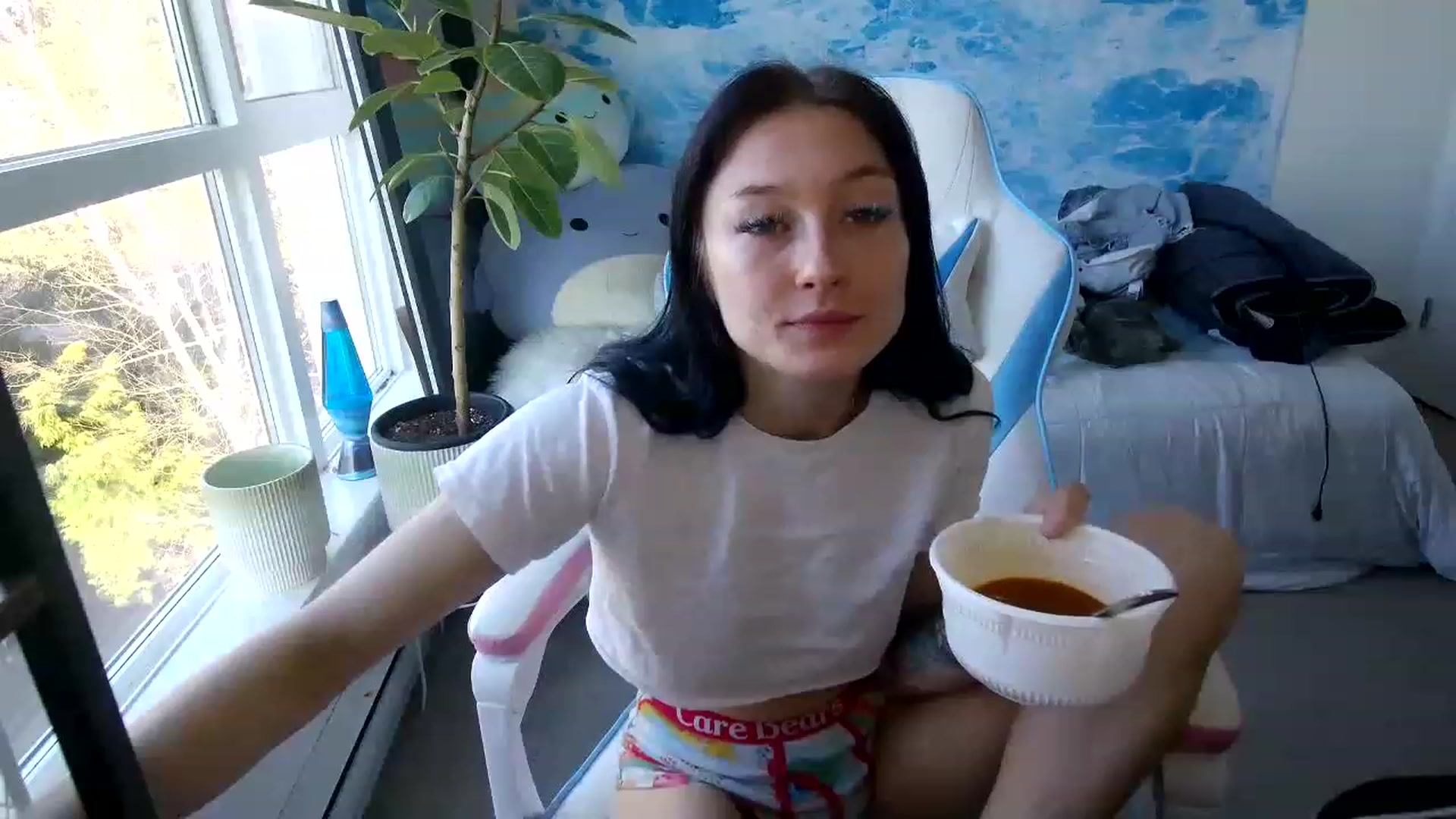 Gallery image thumbnail from cloverslucky's myfreecams stream on, 04/02/2023, 24:51 image 8 of 20