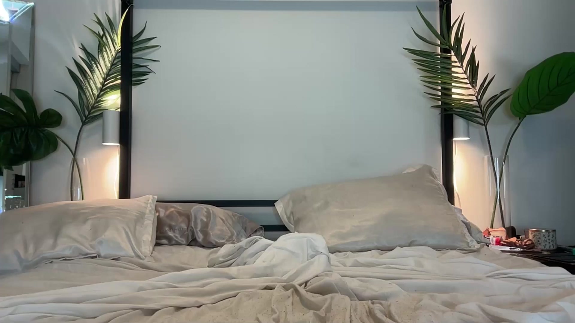 Gallery image thumbnail from cndnbaddie's myfreecams stream on, 04/27/2024, 07:35 image 12 of 20