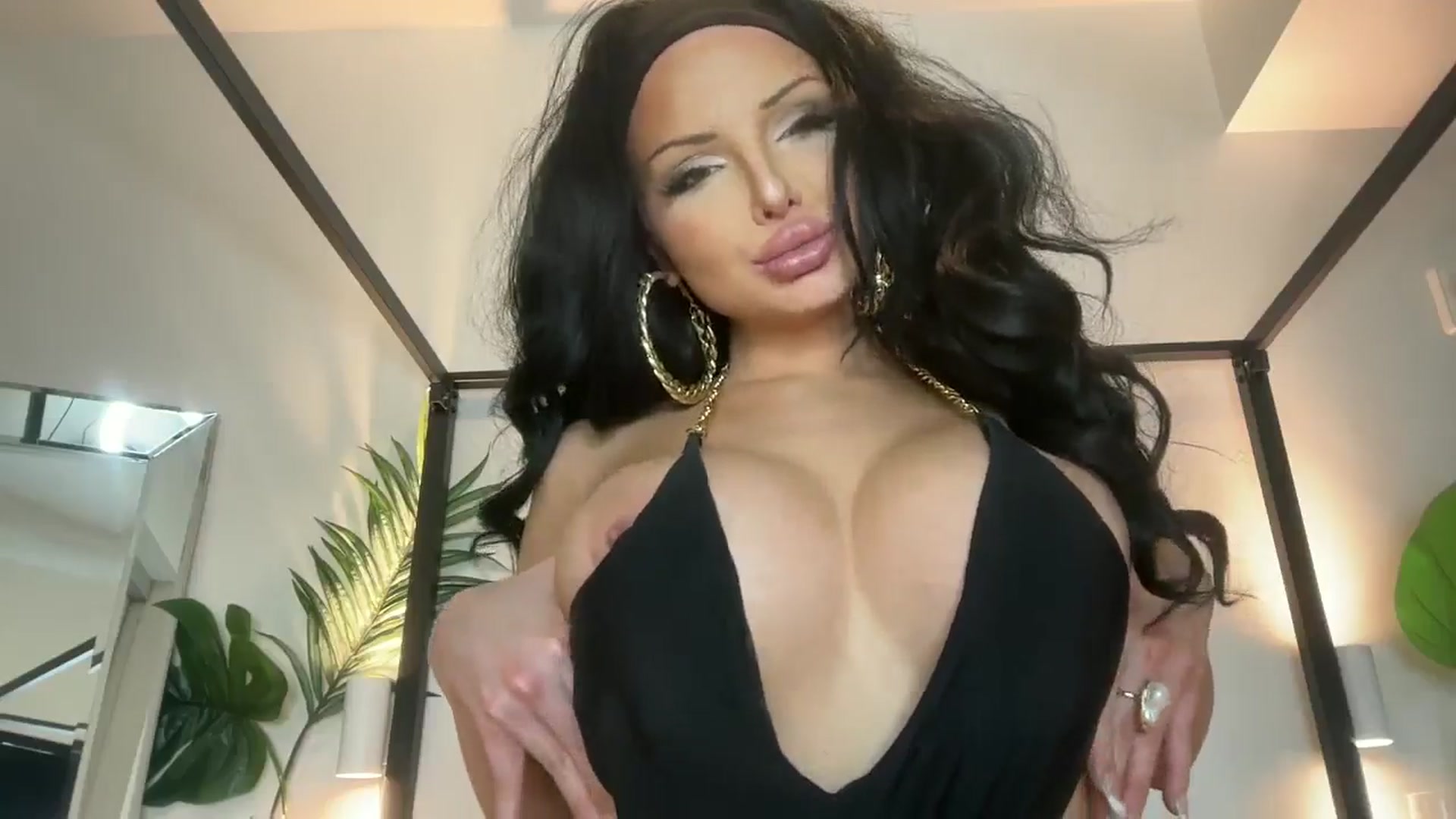 Gallery image thumbnail from cndnbaddie's myfreecams stream on, 09/28/2024, 06:25 image 14 of 20