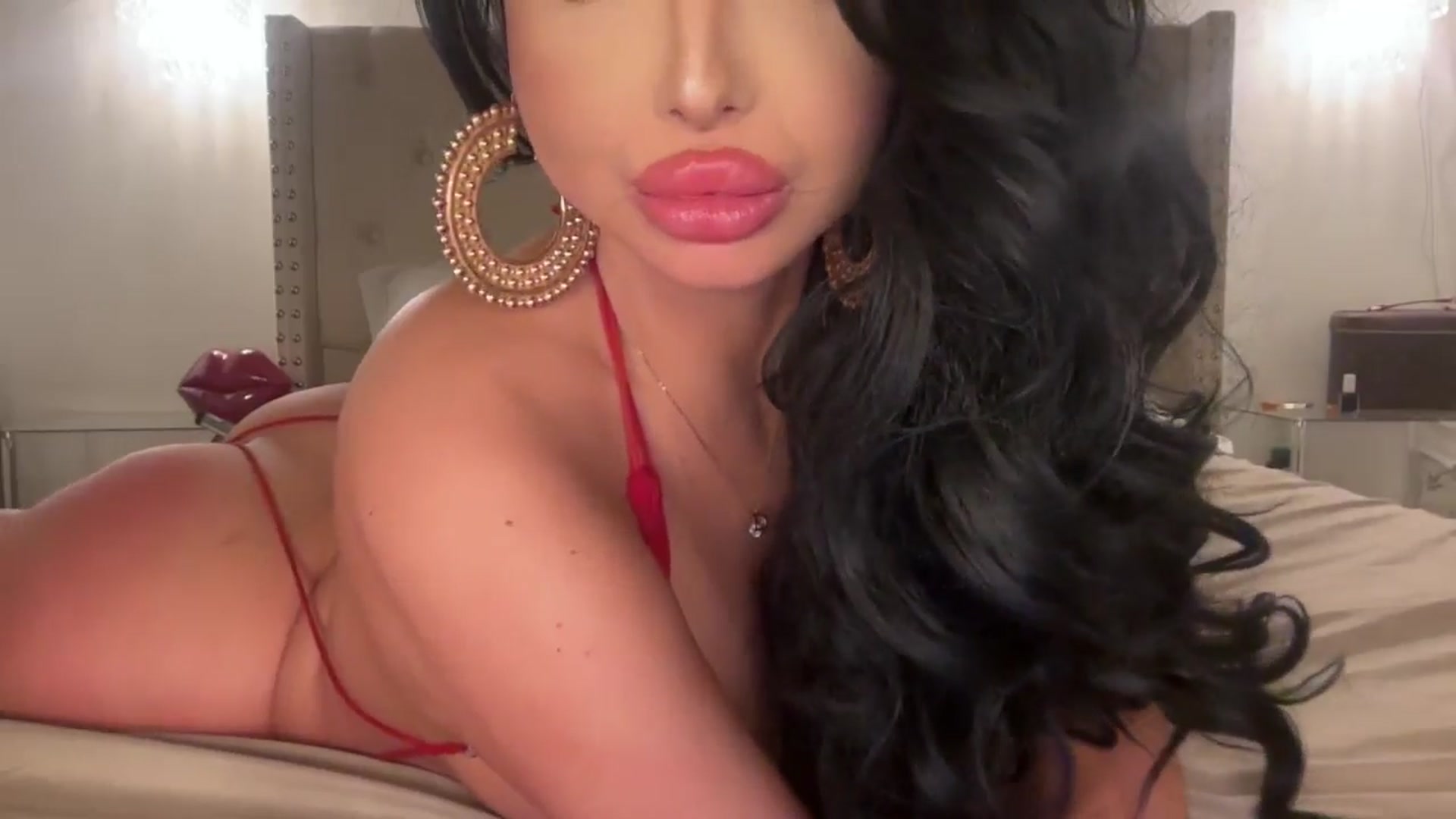 Gallery image thumbnail from cndnbaddie's myfreecams stream on, 12/25/2025, 10:00 image 6 of 20
