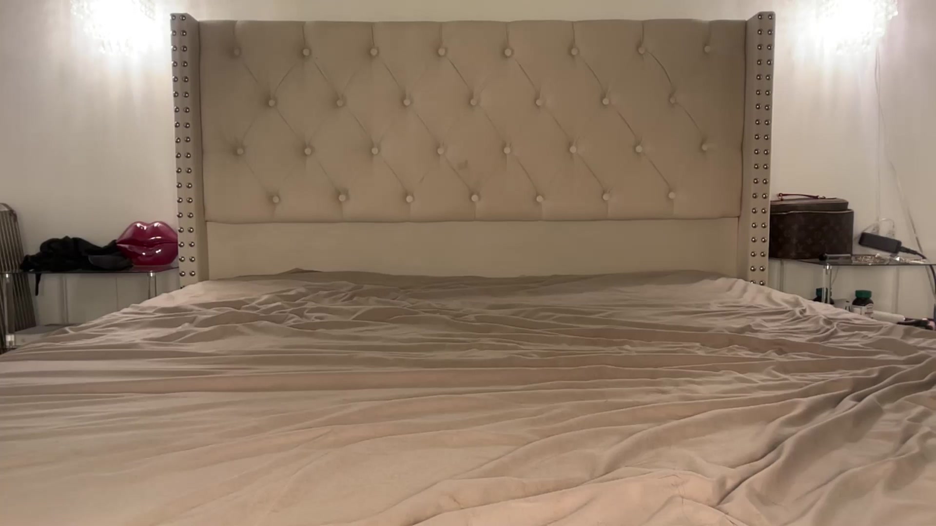 Gallery image thumbnail from cndnbaddie's myfreecams stream on, 03/19/2026, 04:42 image 19 of 20