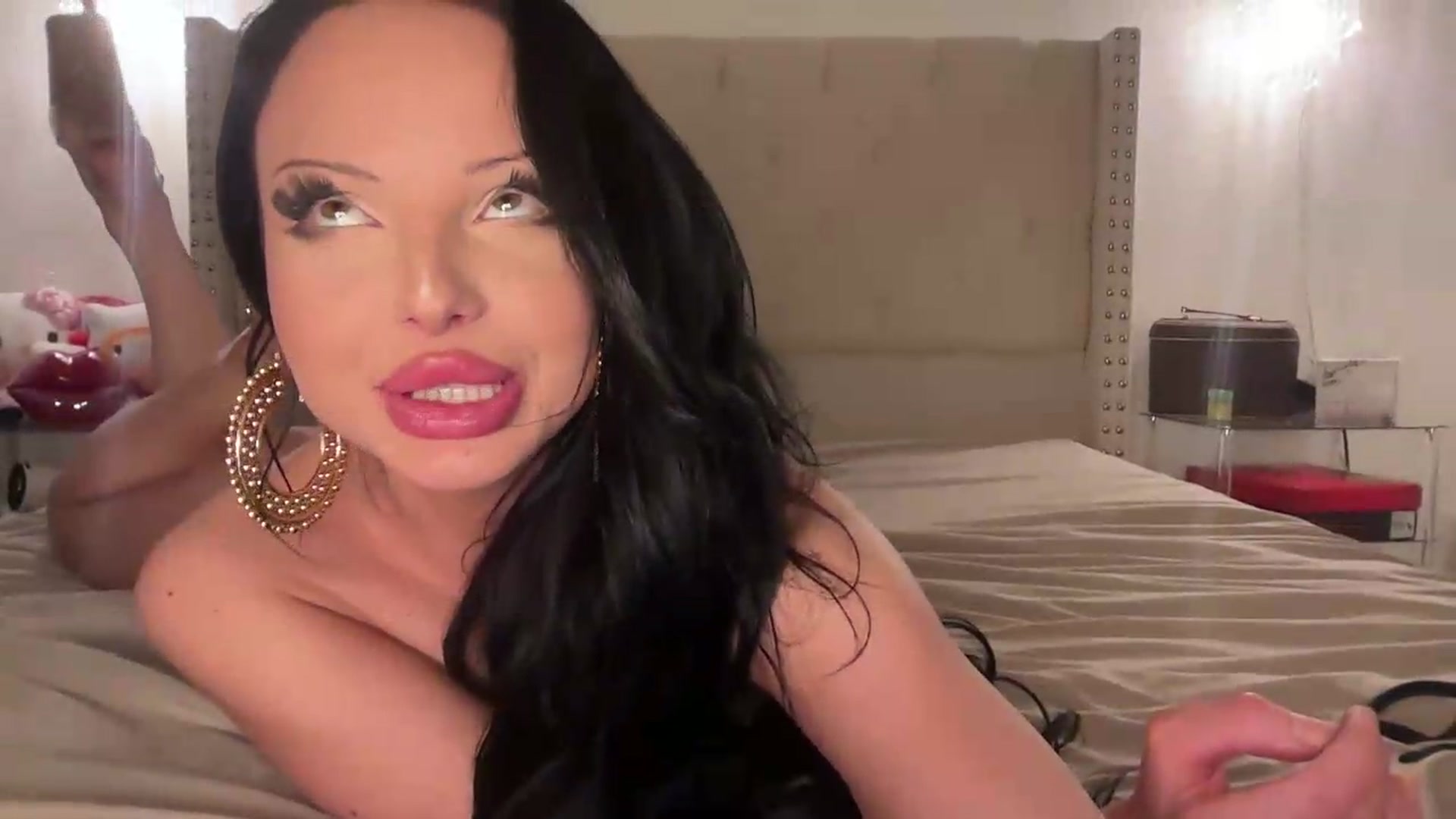 Gallery image thumbnail from cndnbaddie's myfreecams stream on, 05/15/2026, 05:57 image 2 of 20