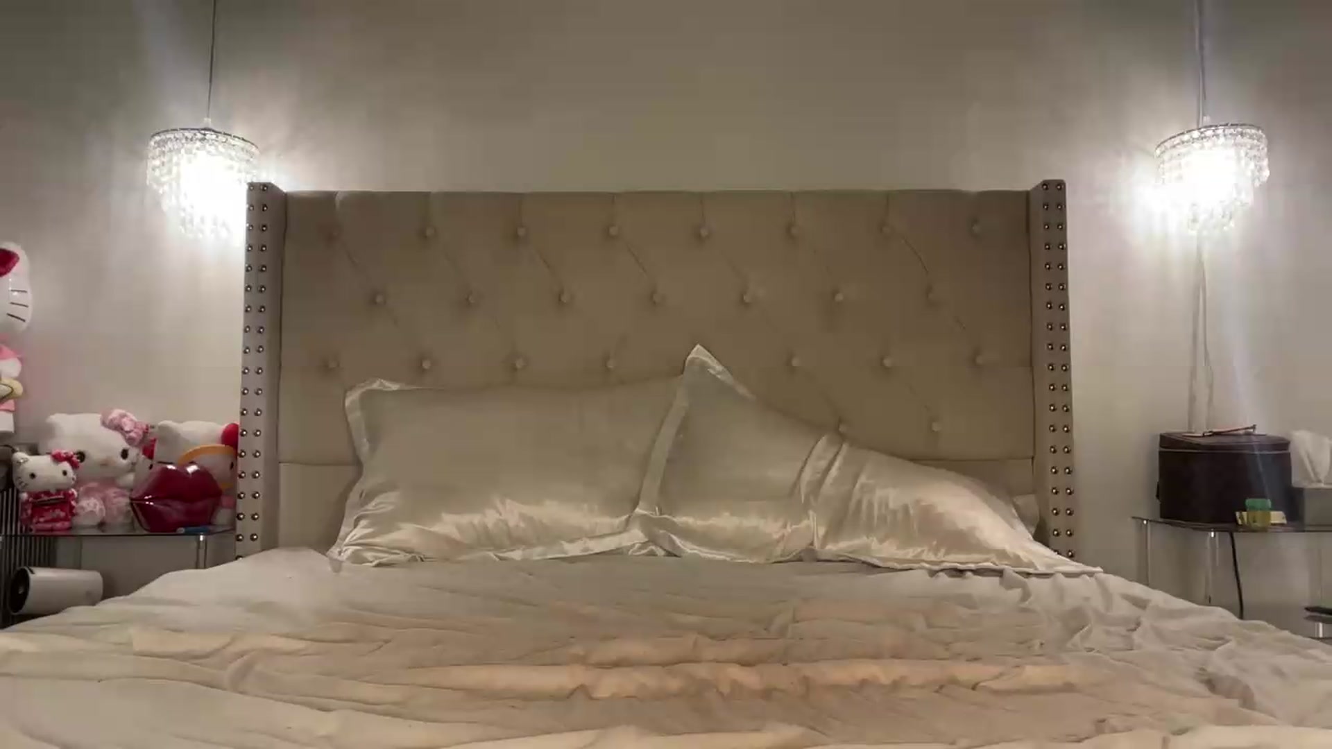 Gallery image thumbnail from cndnbaddie's myfreecams stream on, 07/12/2026, 04:03 image 9 of 20