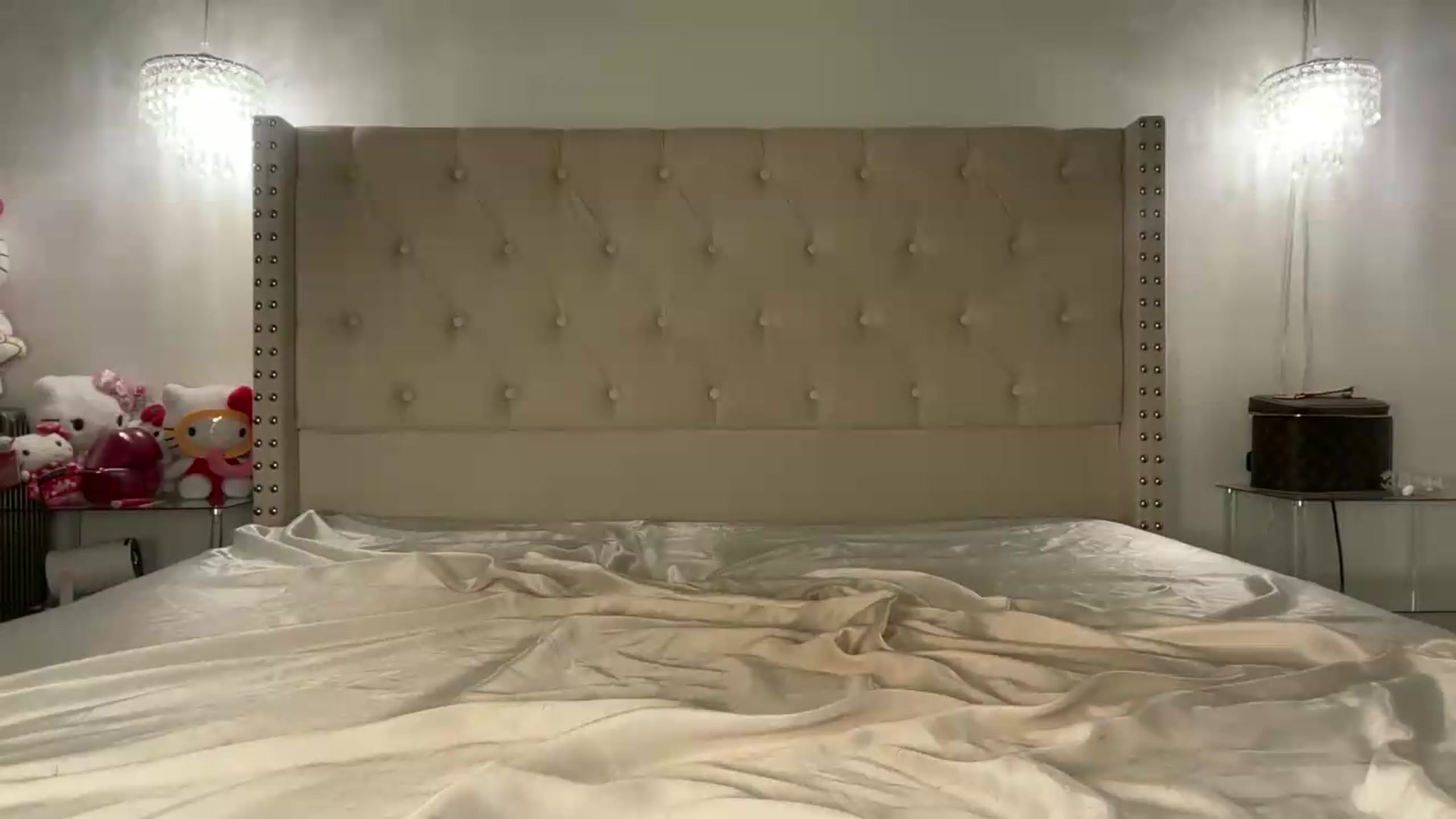 Gallery image thumbnail from cndnbaddie's myfreecams stream on, 08/20/2026, 05:44 image 9 of 20