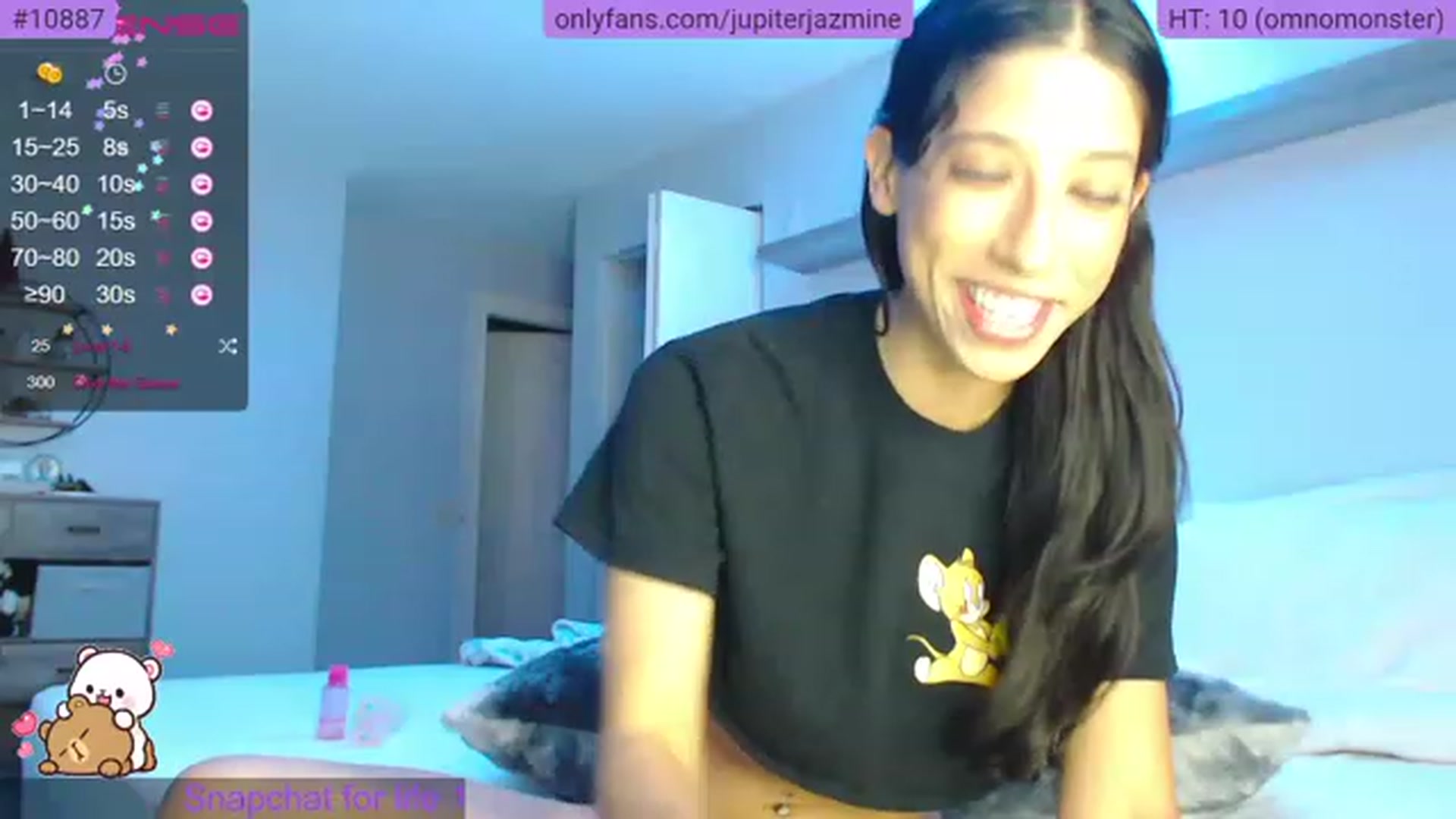 Gallery image thumbnail from coconutbunz's myfreecams stream on, 11/15/2022, 03:36 image 4 of 20