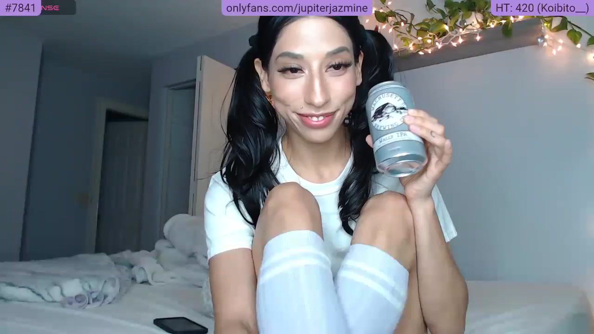 Gallery image thumbnail from coconutbunz's myfreecams stream on, 01/23/2024, 02:46 image 16 of 20