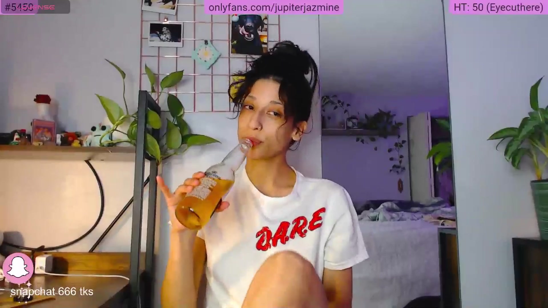 Gallery image thumbnail from coconutbunz's myfreecams stream on, 05/27/2025, 24:01 image 5 of 20