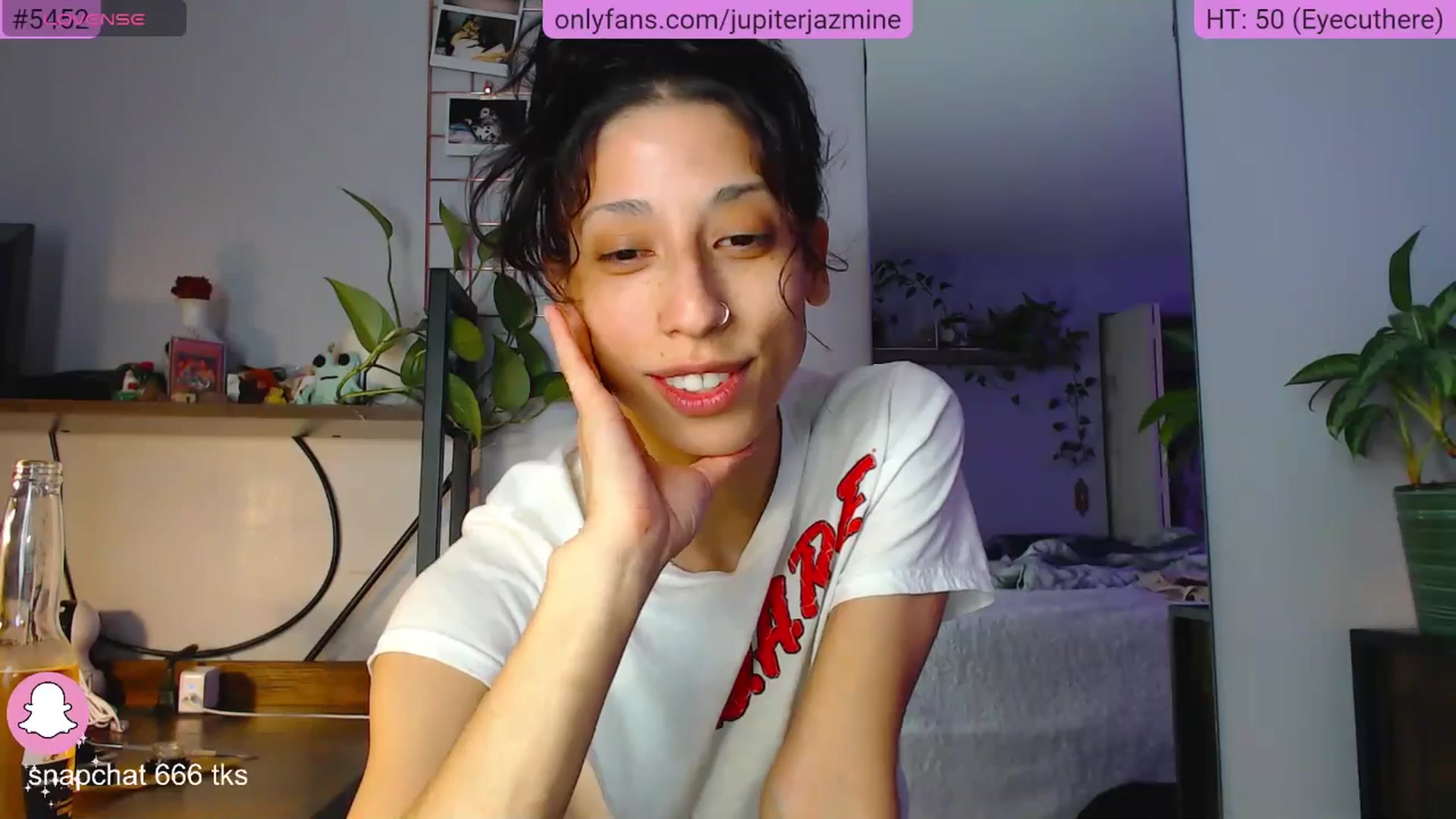 Gallery image thumbnail from coconutbunz's myfreecams stream on, 05/27/2025, 24:01 image 3 of 20