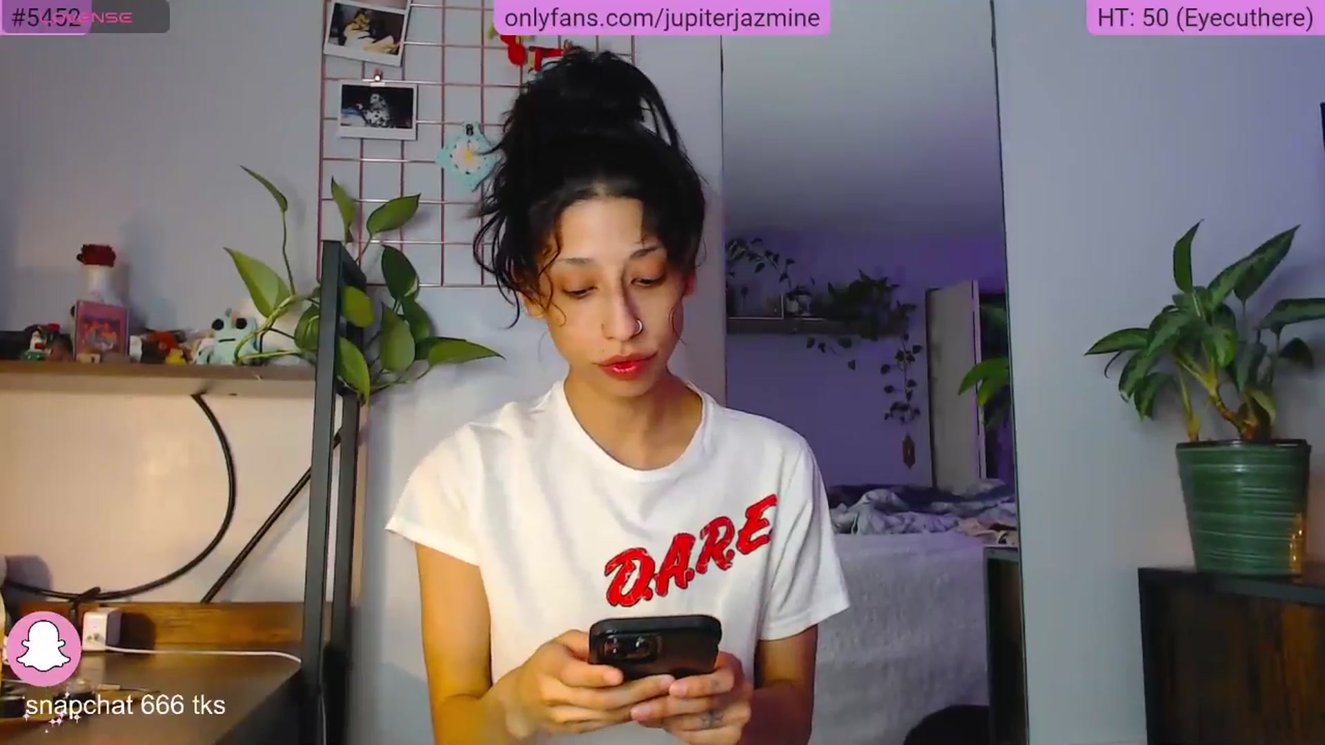 Gallery image thumbnail from coconutbunz's myfreecams stream on, 05/27/2025, 24:01 image 4 of 20