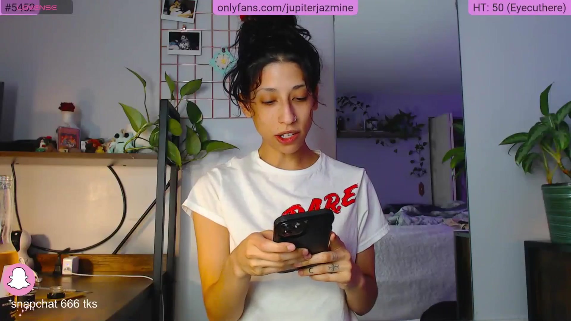 Gallery image thumbnail from coconutbunz's myfreecams stream on, 05/27/2025, 24:01 image 2 of 20
