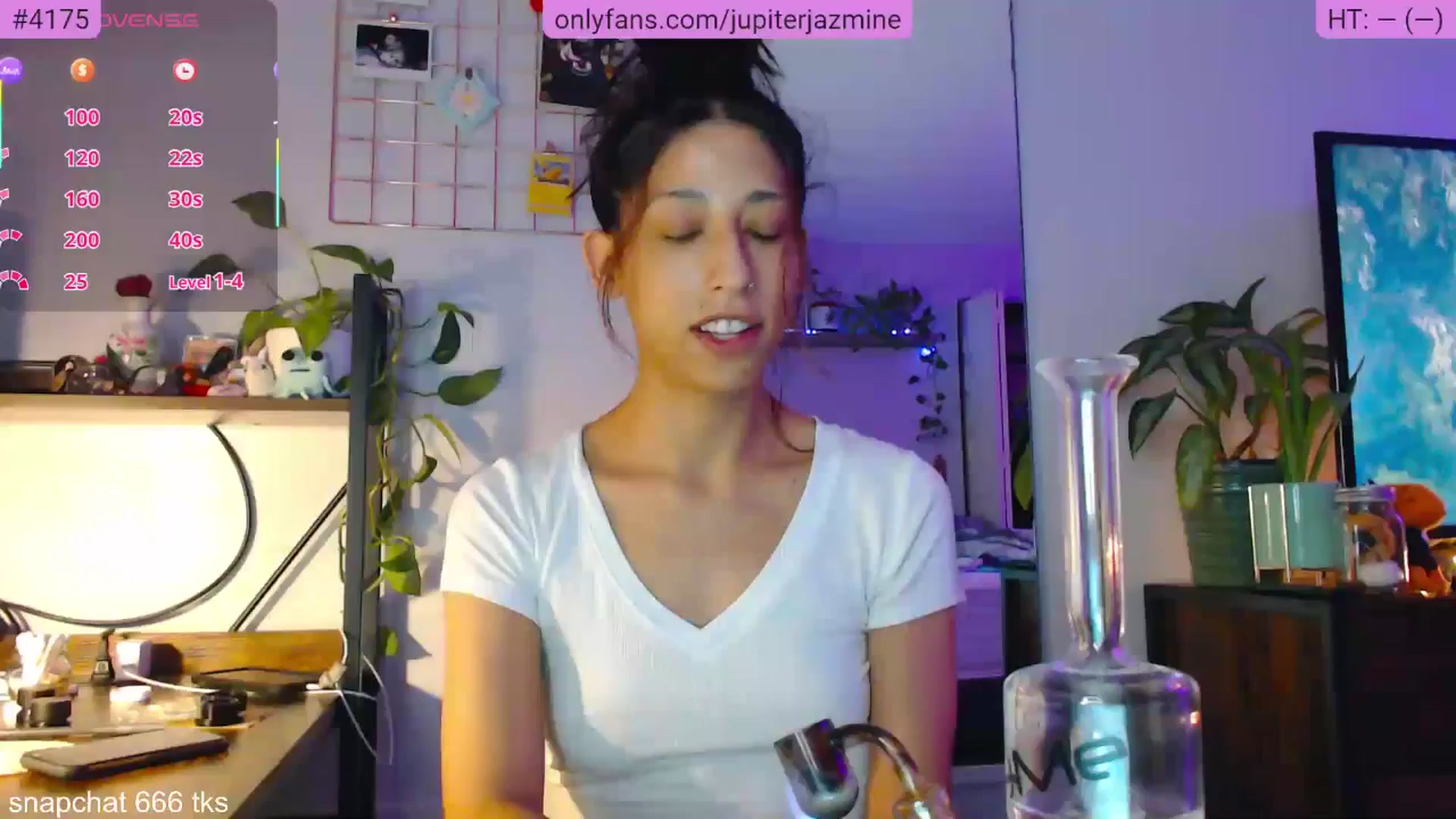 Gallery image thumbnail from coconutbunz's myfreecams stream on, 08/27/2025, 24:45 image 1 of 20