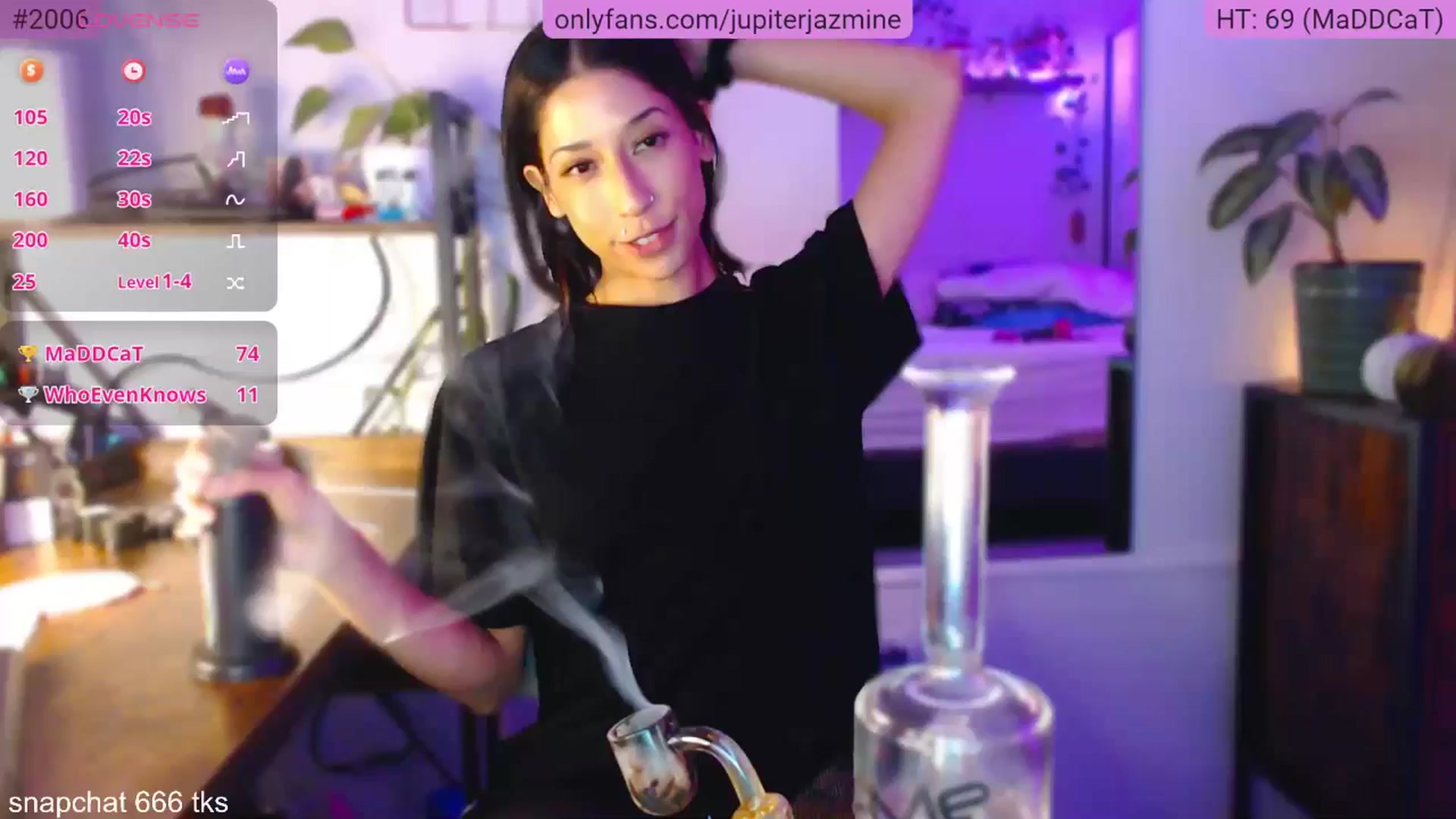 Gallery image thumbnail from coconutbunz's myfreecams stream on, 11/24/2025, 24:03 image 1 of 20