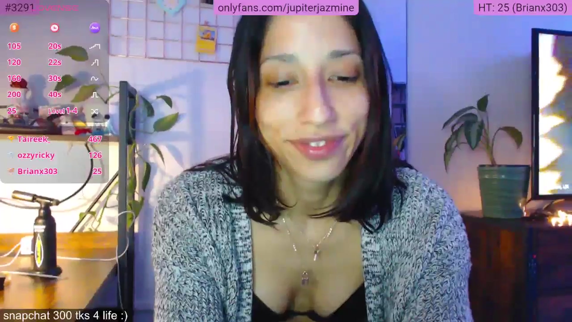 Gallery image thumbnail from coconutbunz's myfreecams stream on, 12/05/2025, 21:50 image 14 of 20