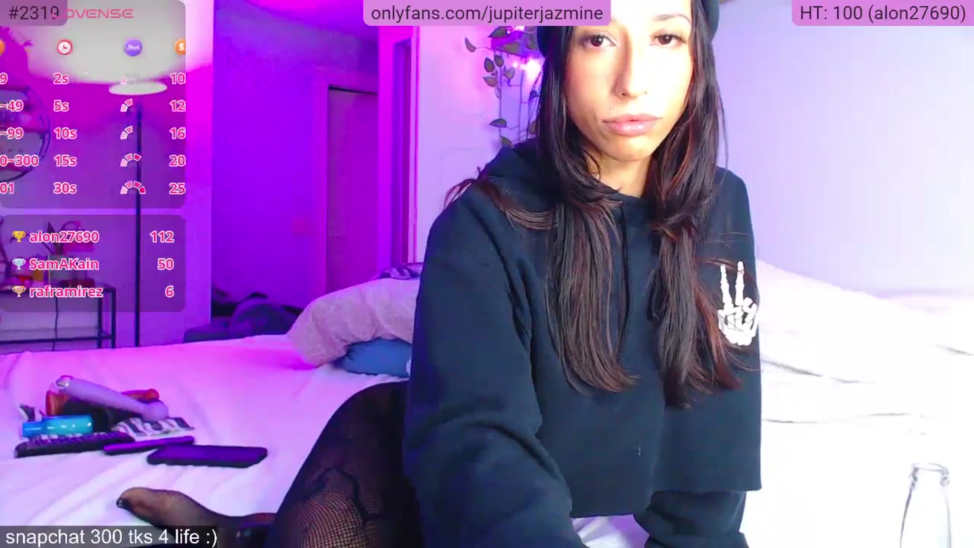 Gallery image thumbnail from coconutbunz's myfreecams stream on, 12/16/2025, 02:28 image 5 of 20
