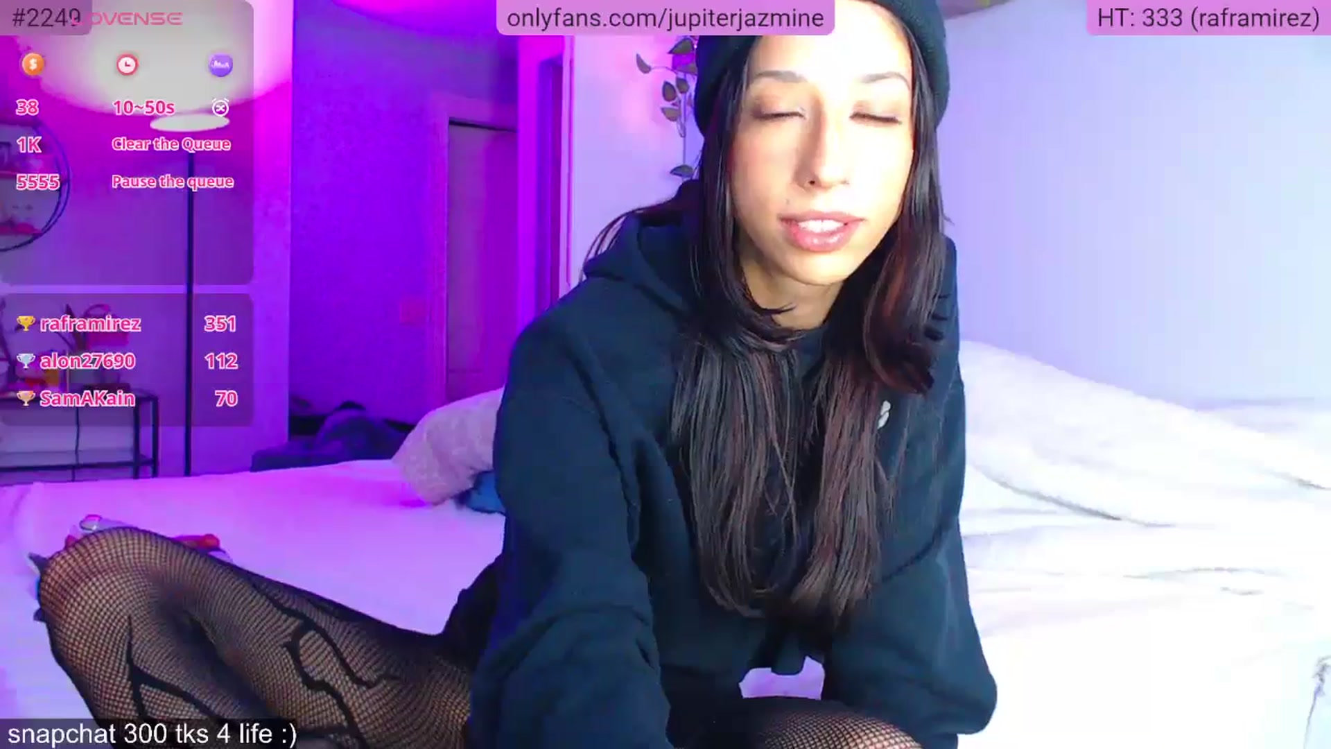 Gallery image thumbnail from coconutbunz's myfreecams stream on, 12/16/2025, 02:28 image 8 of 20