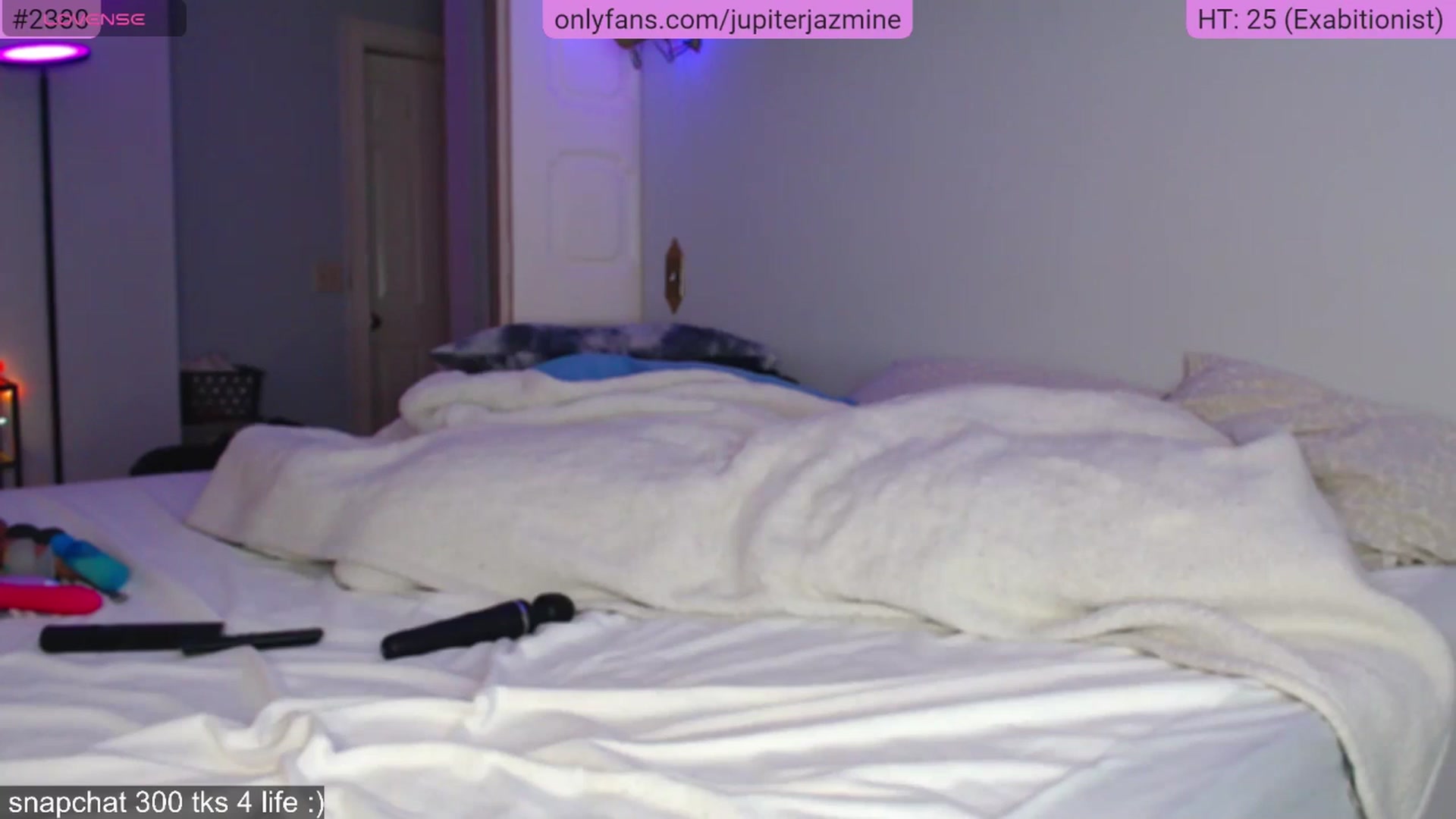 Gallery image thumbnail from coconutbunz's myfreecams stream on, 12/19/2025, 01:20 image 6 of 20