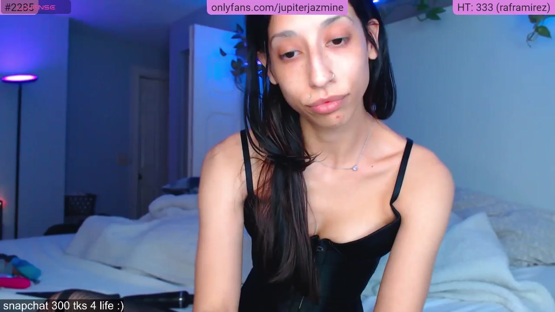 Gallery image thumbnail from coconutbunz's myfreecams stream on, 12/19/2025, 01:20 image 19 of 20