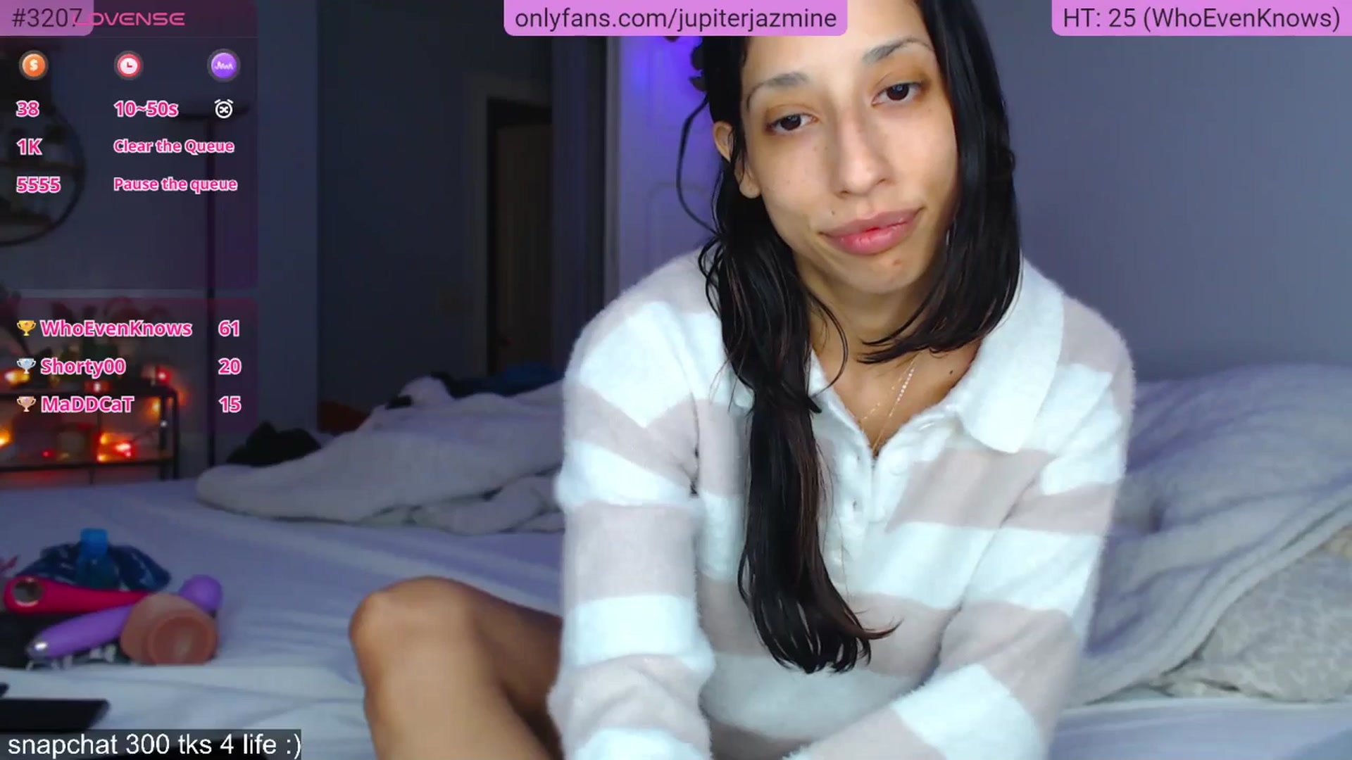 Gallery image thumbnail from coconutbunz's myfreecams stream on, 12/28/2025, 23:48 image 19 of 20