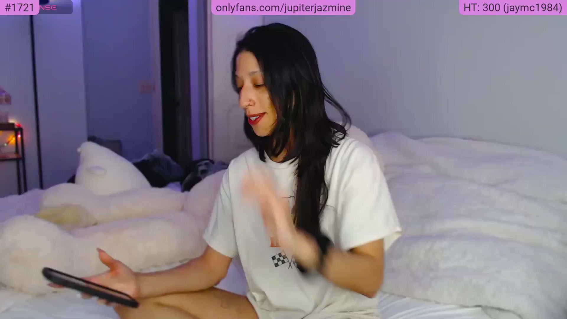 Gallery image thumbnail from coconutbunz's myfreecams stream on, 05/05/2026, 01:48 image 1 of 20