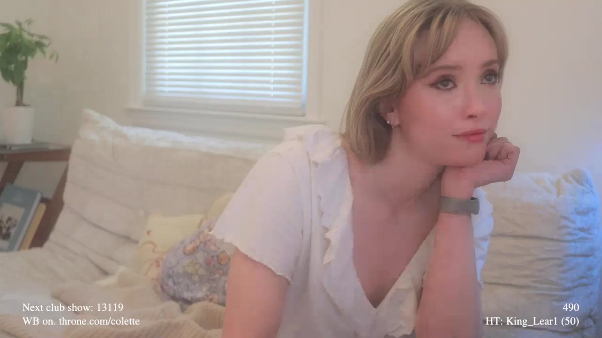 Gallery image thumbnail from colette's myfreecams stream on, 04/22/2026, 20:36 image 4 of 20