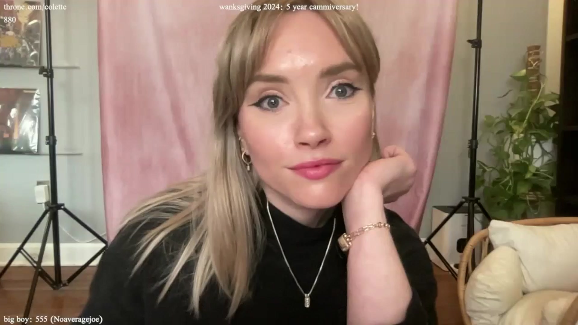 Gallery image thumbnail from coletteclaude's myfreecams stream on, 11/04/2024, 22:01 image 18 of 20