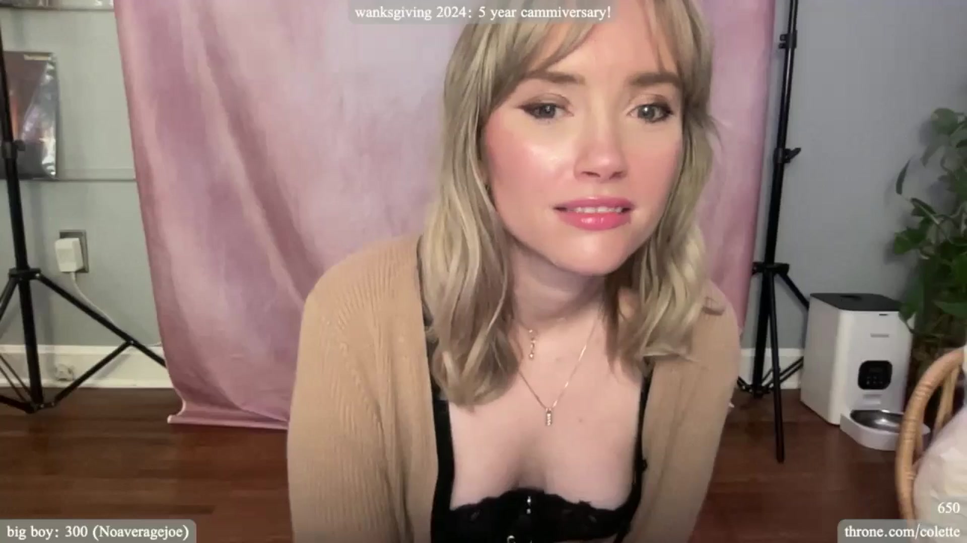 Gallery image thumbnail from coletteclaude's myfreecams stream on, 11/06/2024, 21:03 image 4 of 20
