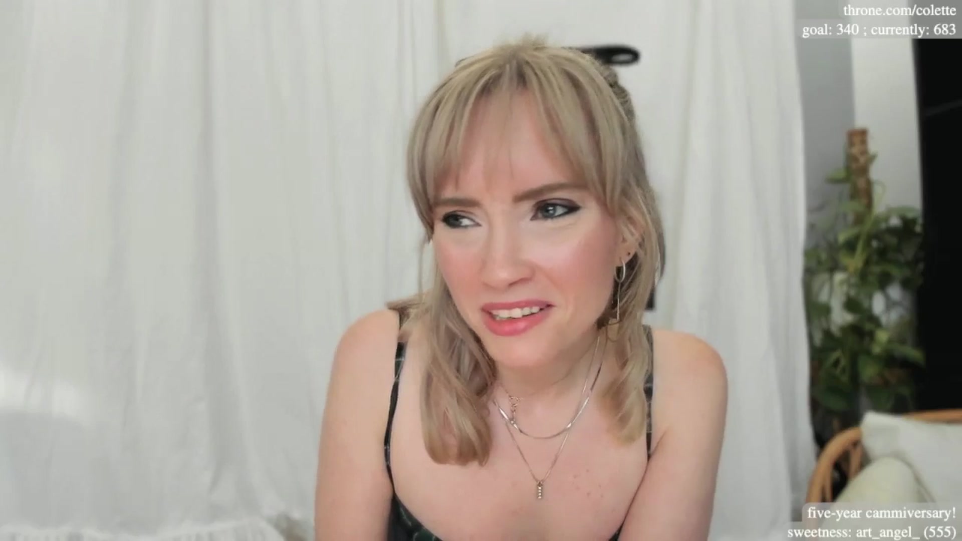 Gallery image thumbnail from coletteclaude's myfreecams stream on, 11/13/2024, 21:13 image 15 of 20