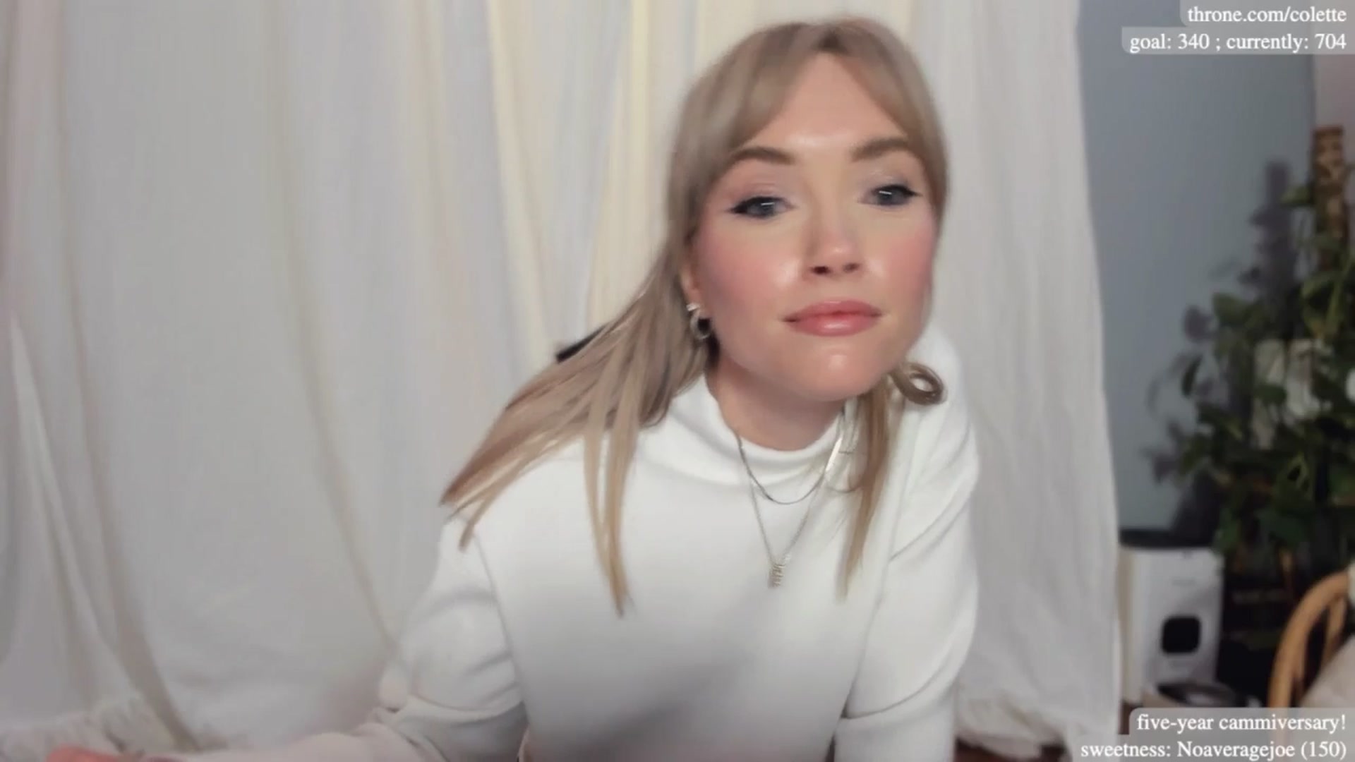 Gallery image thumbnail from coletteclaude's myfreecams stream on, 11/14/2024, 21:05 image 15 of 20
